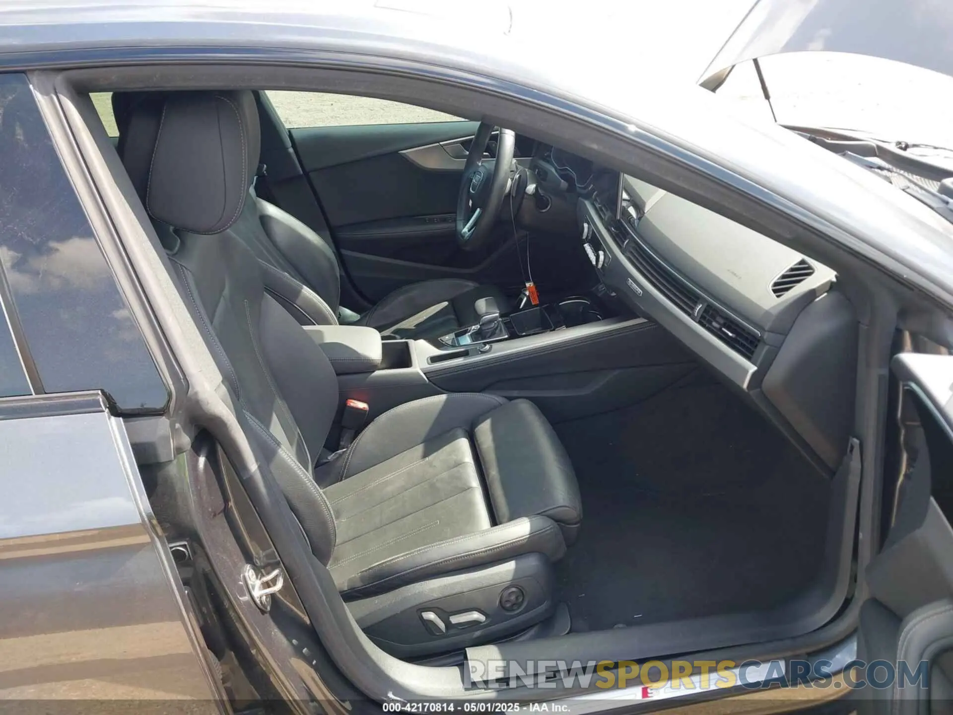 5 fotografías del automóvil dañado WAUFACF56NA017217 AUDI A5 SPORTBACK 2022