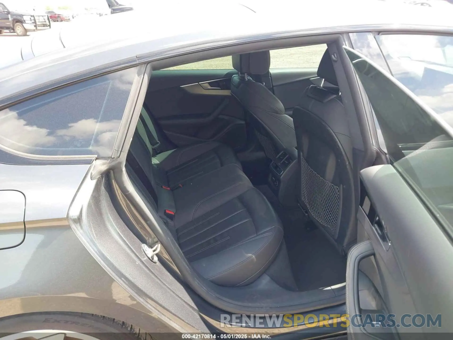 8 fotografías del automóvil dañado WAUFACF56NA017217 AUDI A5 SPORTBACK 2022