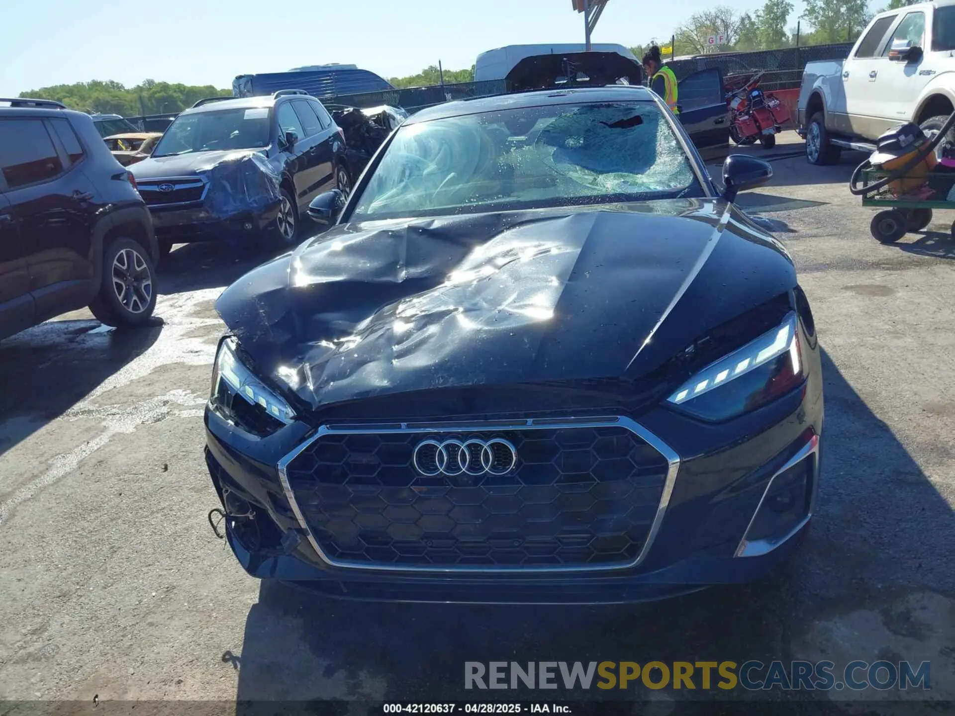 12 fotografías del automóvil dañado WAUFACF5XNA015812 AUDI A5 SPORTBACK 2022