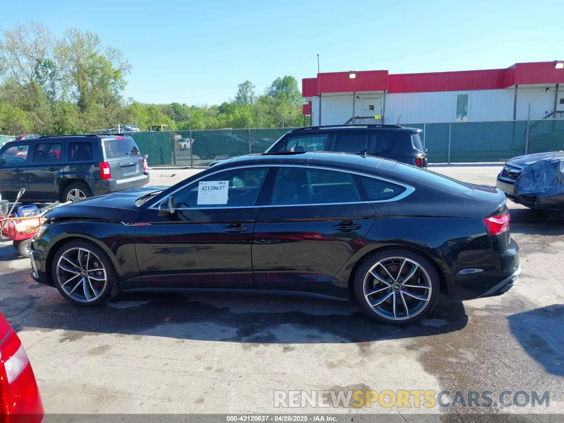 14 fotografías del automóvil dañado WAUFACF5XNA015812 AUDI A5 SPORTBACK 2022