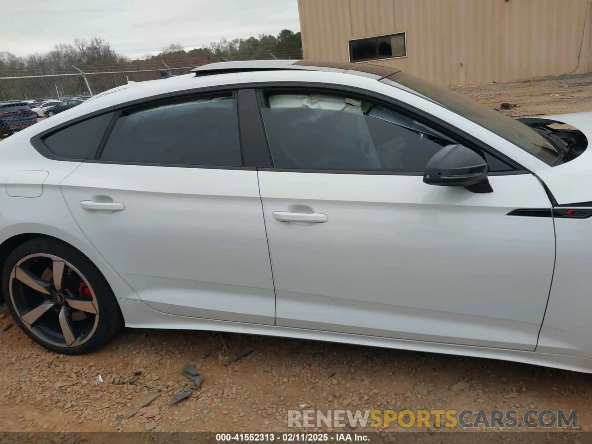 13 fotografías del automóvil dañado WAUFACF5XNA039687 AUDI A5 SPORTBACK 2022