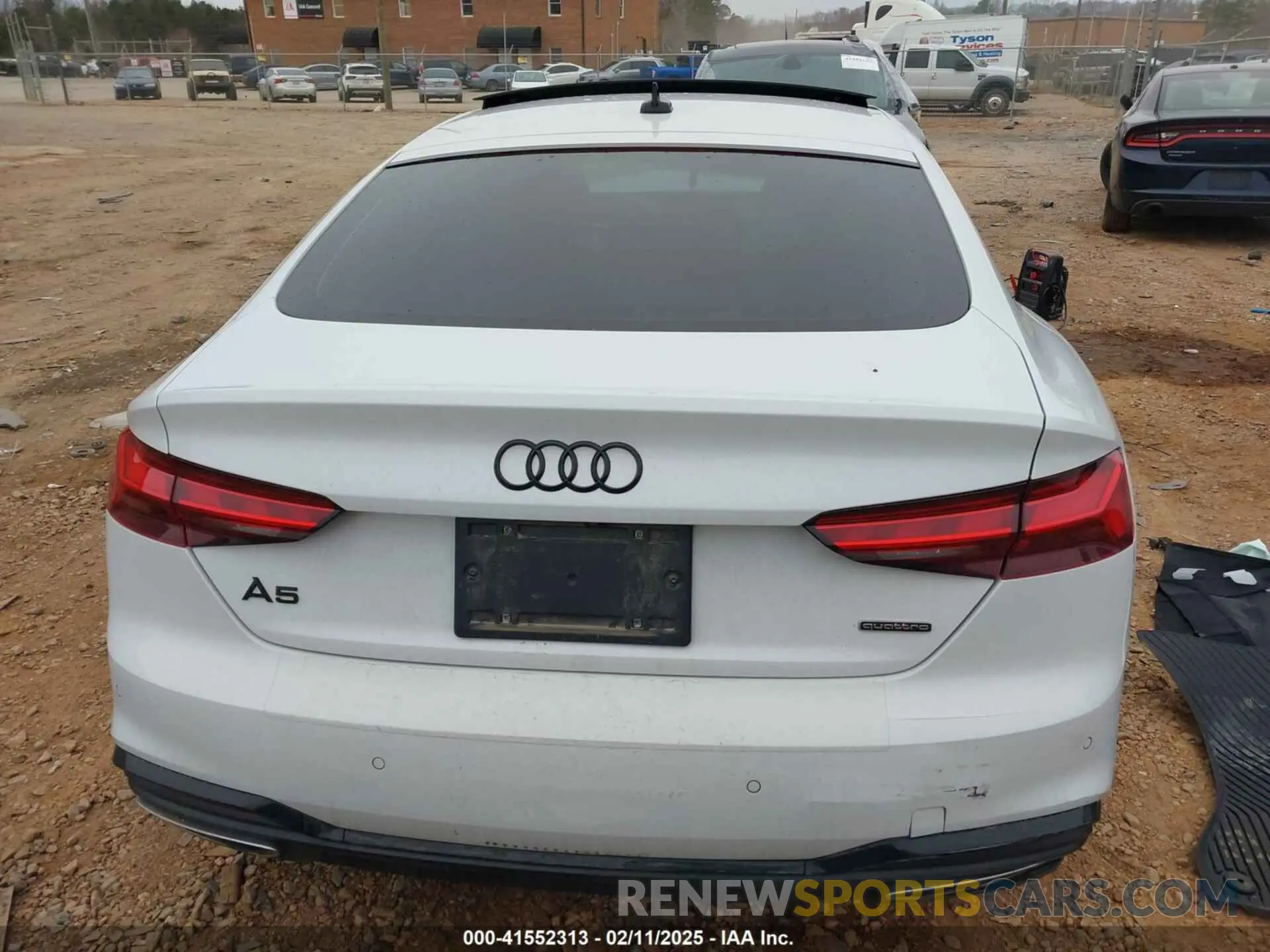 16 fotografías del automóvil dañado WAUFACF5XNA039687 AUDI A5 SPORTBACK 2022