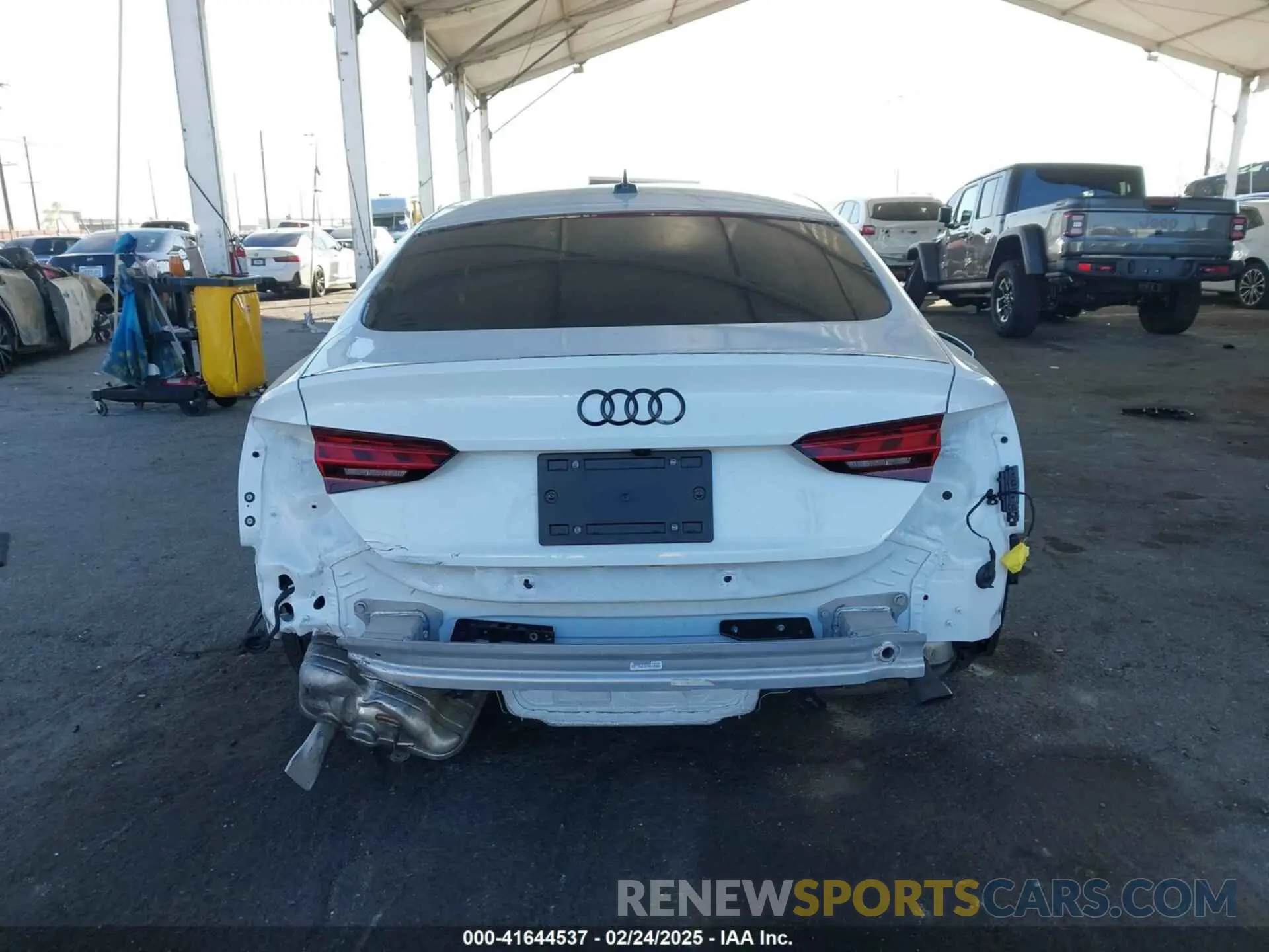 6 fotografías del automóvil dañado WAUABCF5XPA056452 AUDI A5 SPORTBACK 2023
