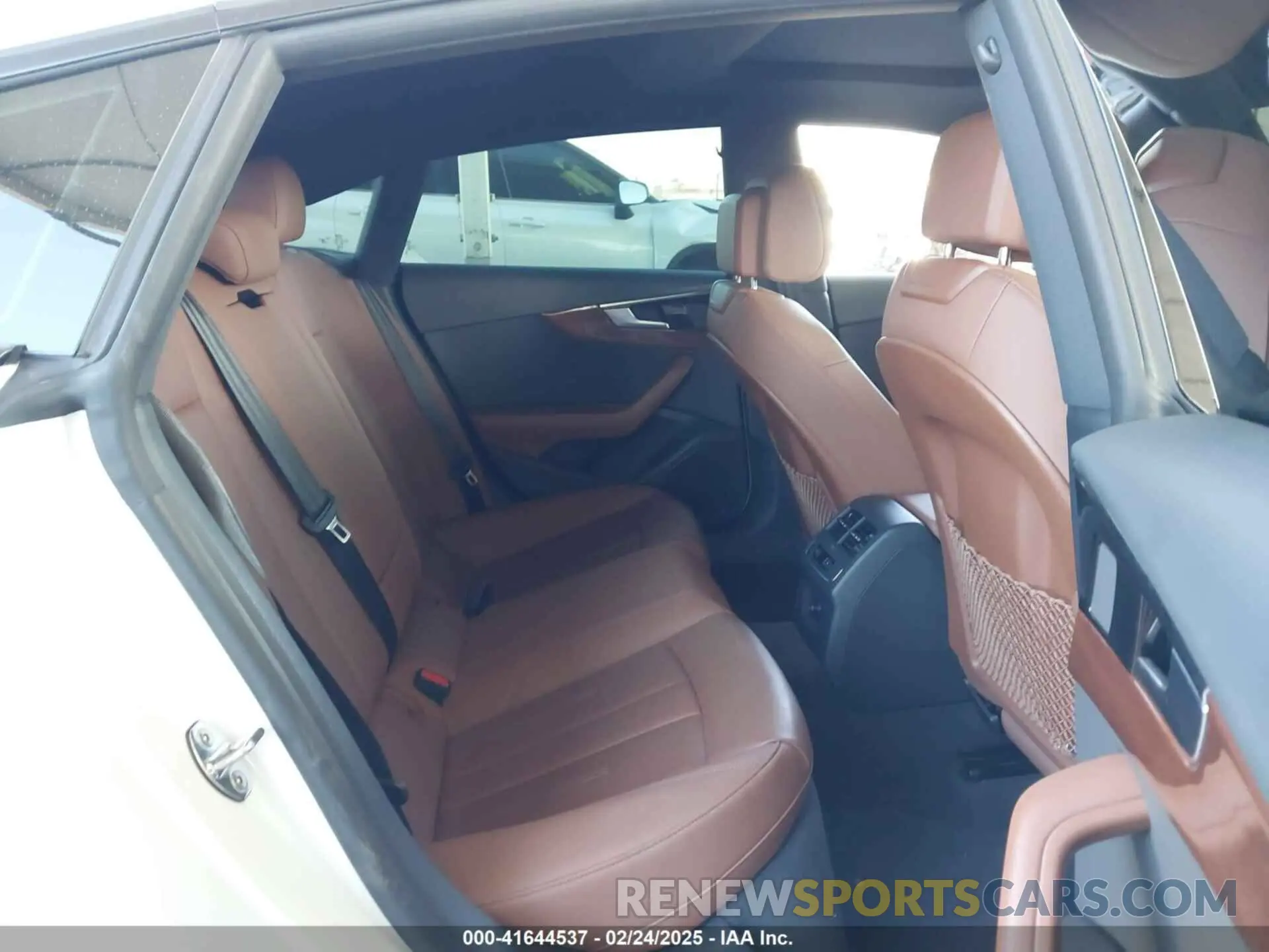 8 fotografías del automóvil dañado WAUABCF5XPA056452 AUDI A5 SPORTBACK 2023