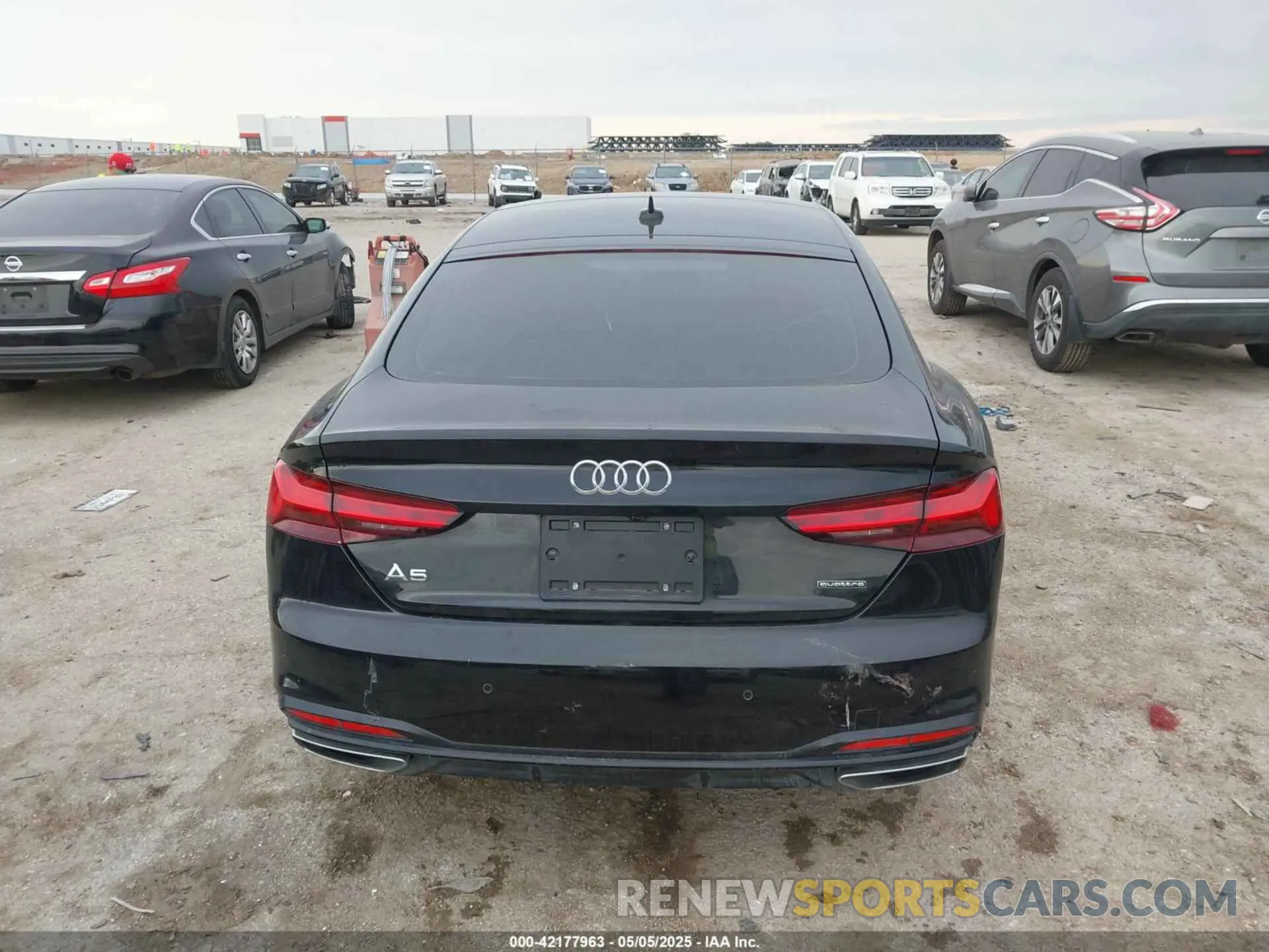 15 fotografías del automóvil dañado WAUCBCF57PA027547 AUDI A5 SPORTBACK 2023