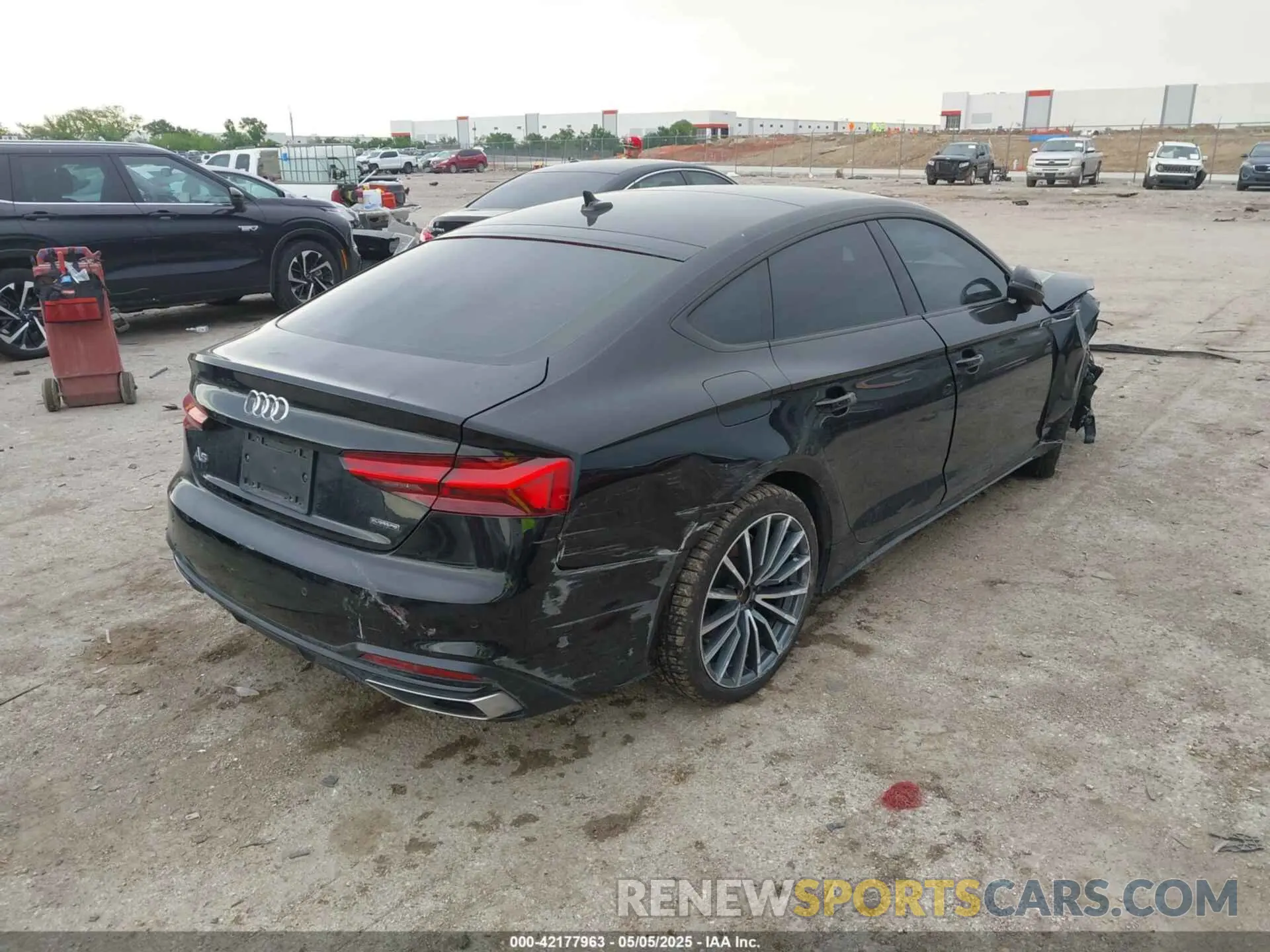 4 fotografías del automóvil dañado WAUCBCF57PA027547 AUDI A5 SPORTBACK 2023