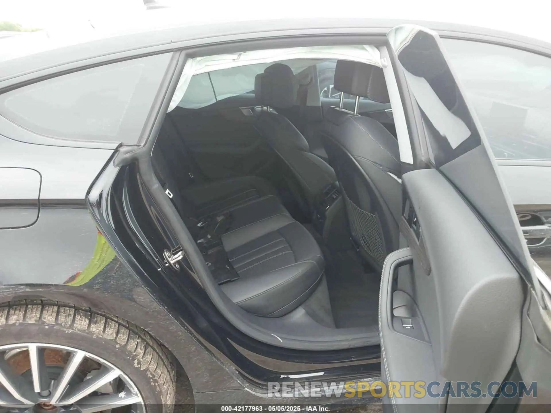 8 fotografías del automóvil dañado WAUCBCF57PA027547 AUDI A5 SPORTBACK 2023