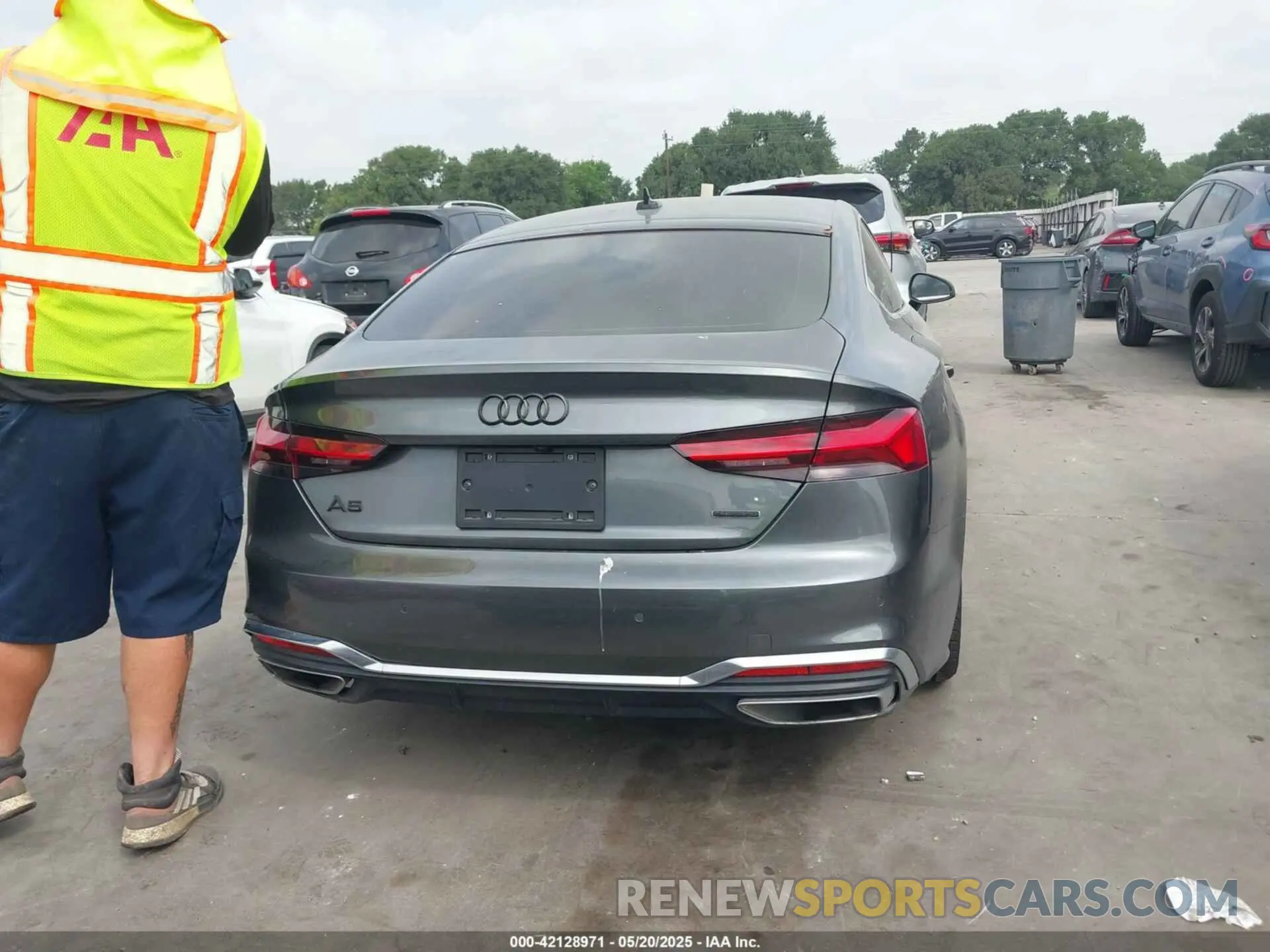 17 fotografías del automóvil dañado WAUFACF50PA022853 AUDI A5 SPORTBACK 2023