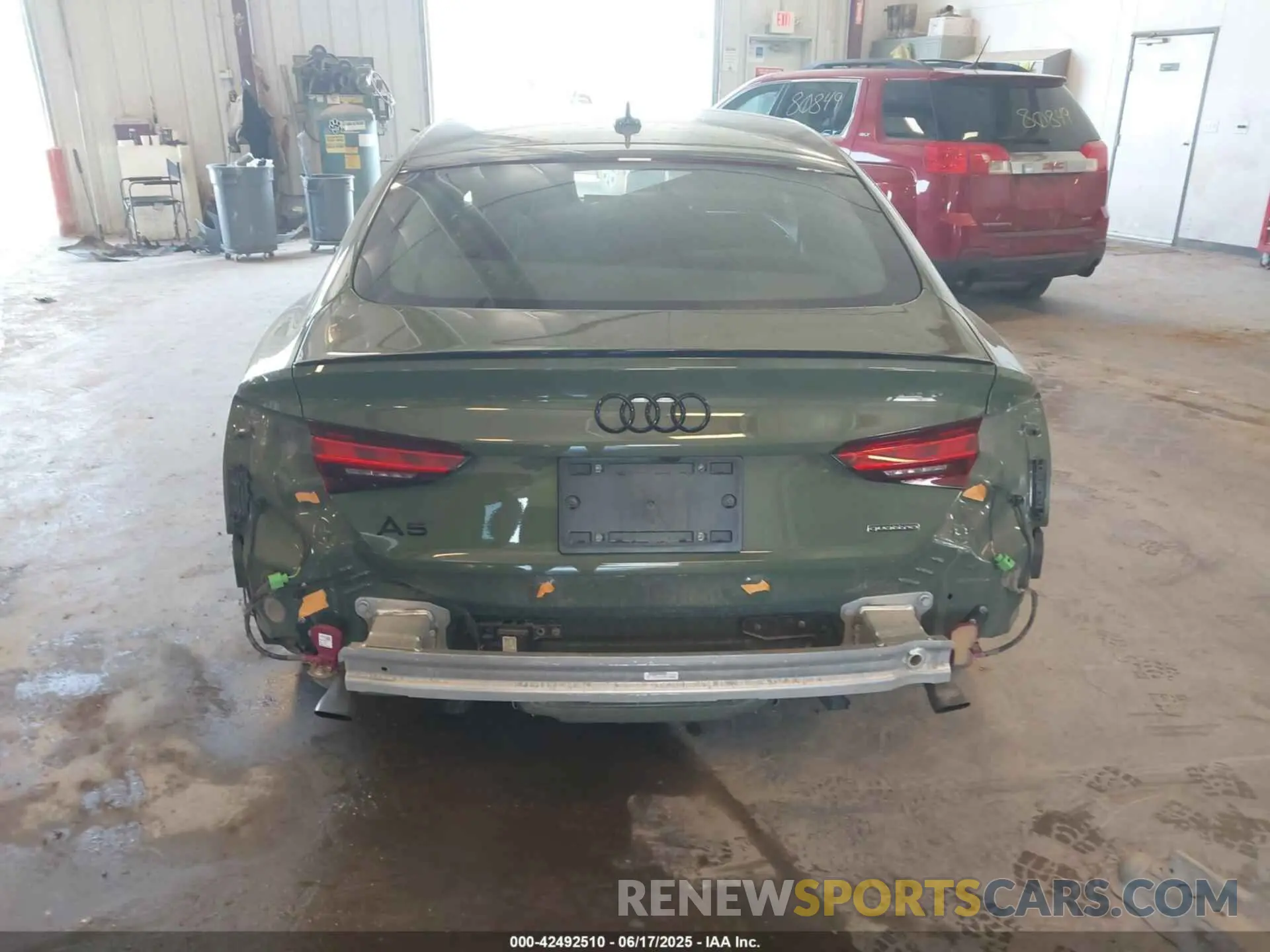 12 fotografías del automóvil dañado WAUFACF53PA019266 AUDI A5 SPORTBACK 2023