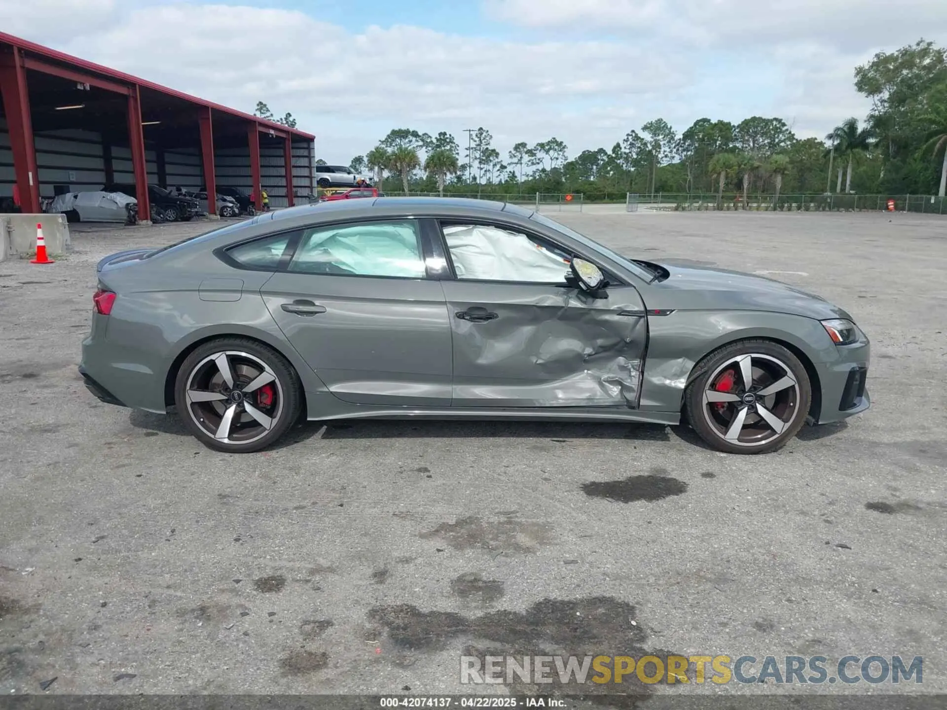 13 fotografías del automóvil dañado WAUFACF56PA038023 AUDI A5 SPORTBACK 2023