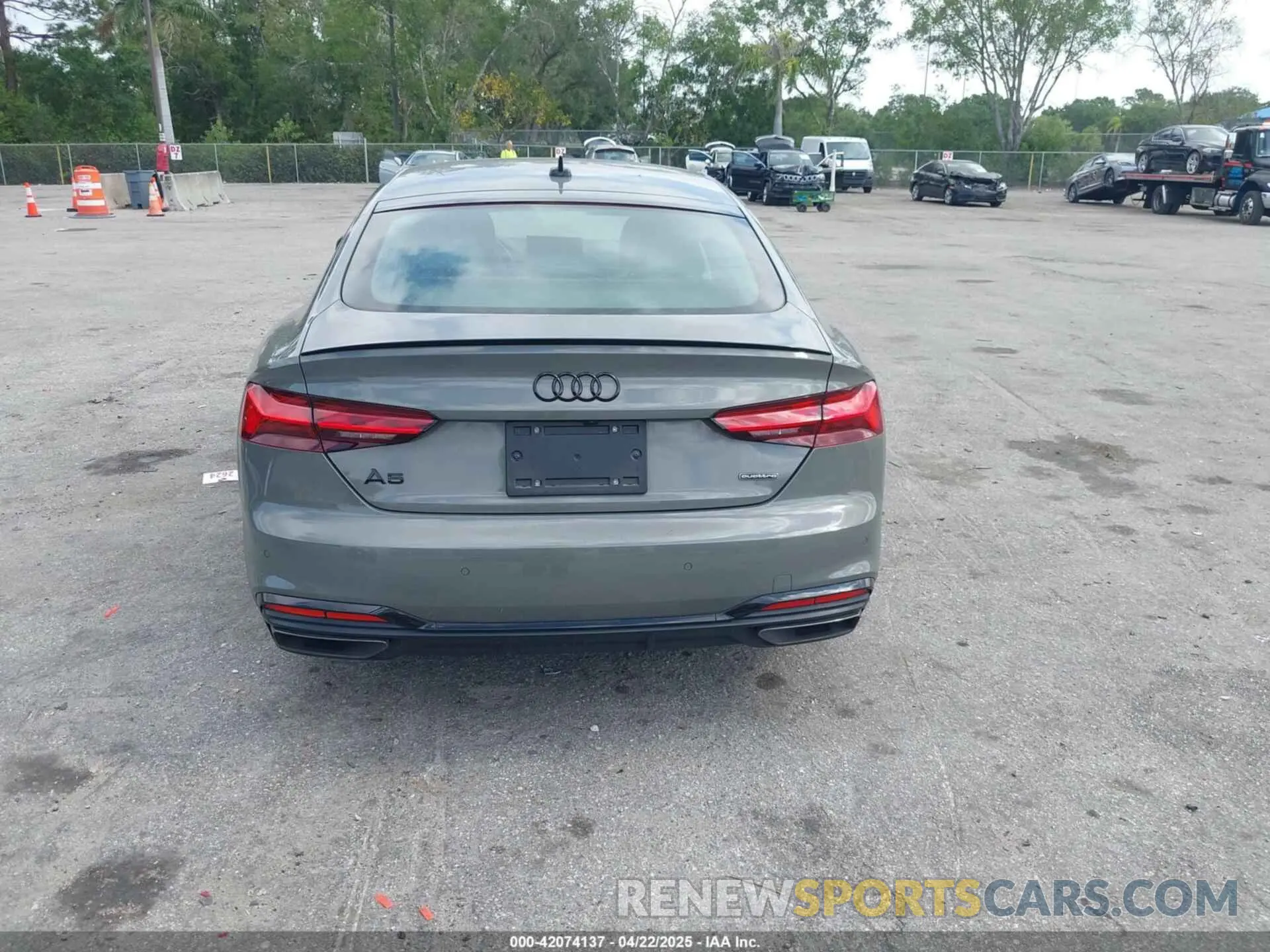 16 fotografías del automóvil dañado WAUFACF56PA038023 AUDI A5 SPORTBACK 2023