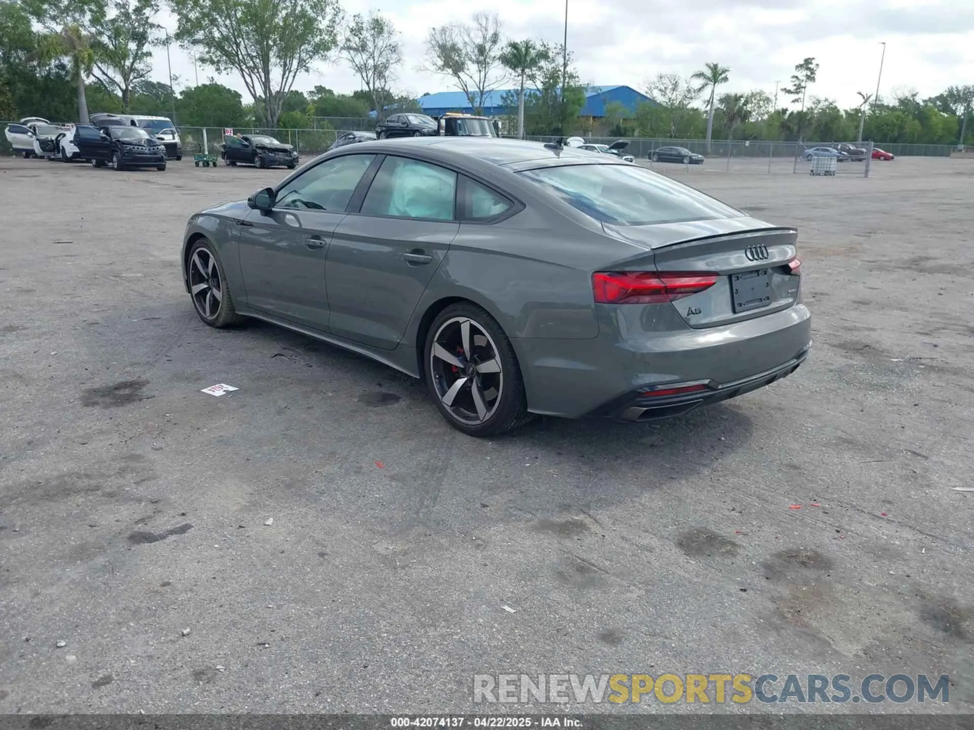 3 fotografías del automóvil dañado WAUFACF56PA038023 AUDI A5 SPORTBACK 2023
