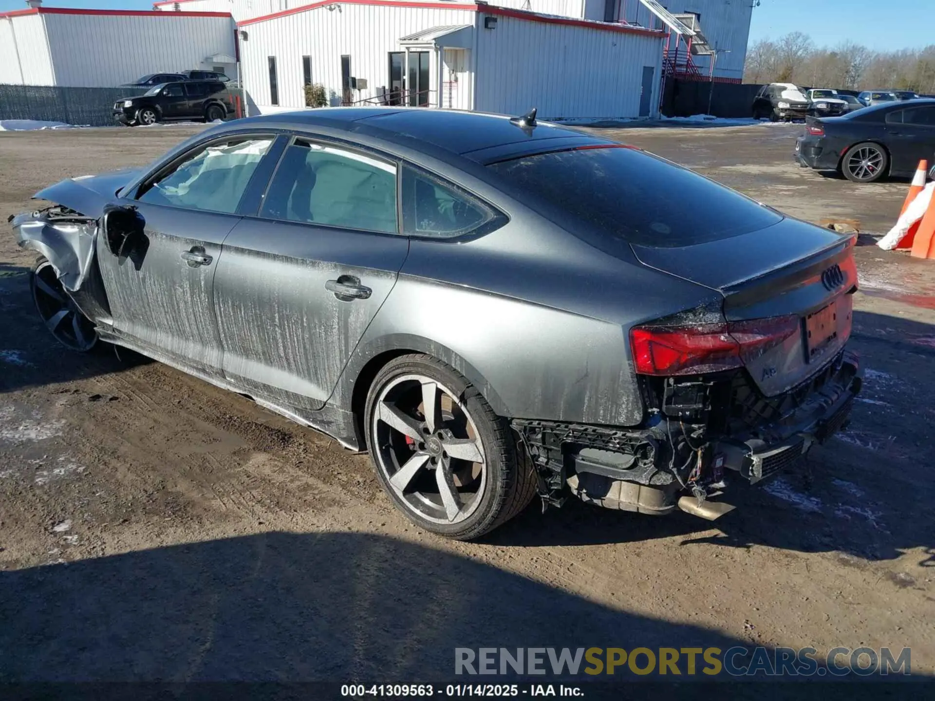 3 fotografías del automóvil dañado WAUFACF58PA055275 AUDI A5 SPORTBACK 2023