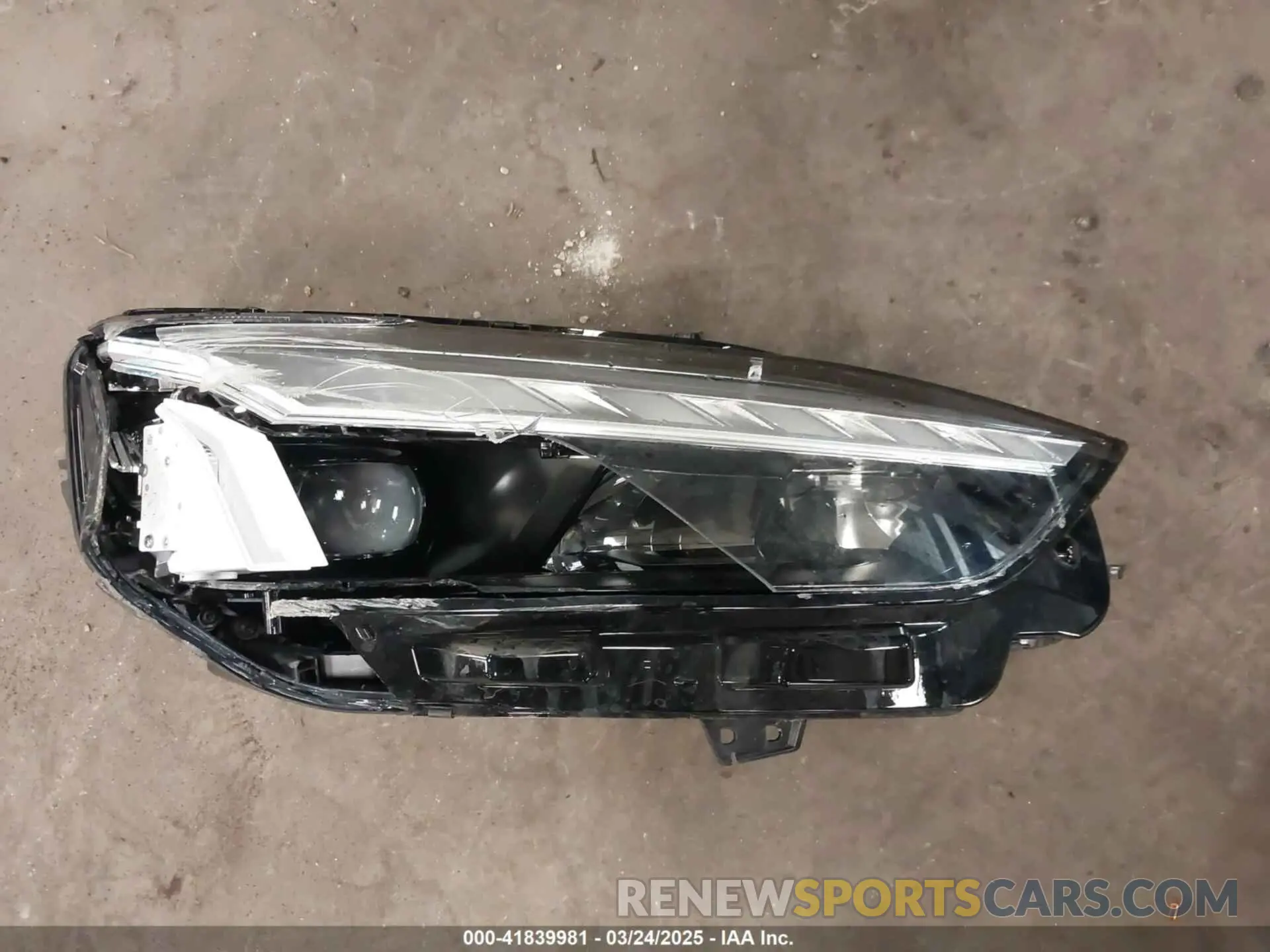 12 fotografías del automóvil dañado WAUDACF52RA017082 AUDI A5 SPORTBACK 2024