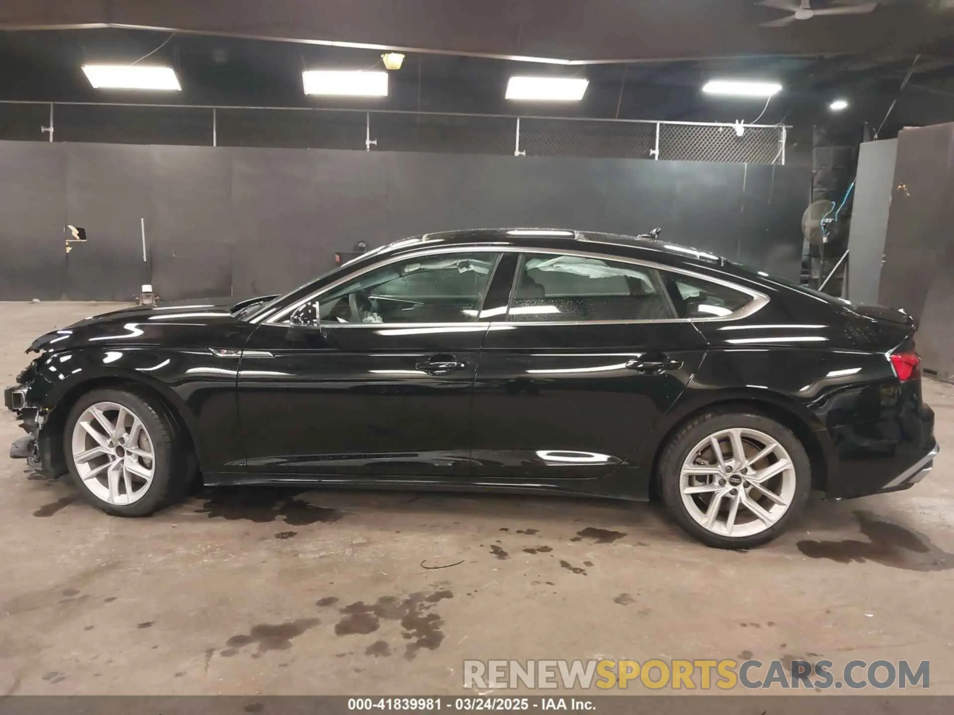 15 fotografías del automóvil dañado WAUDACF52RA017082 AUDI A5 SPORTBACK 2024
