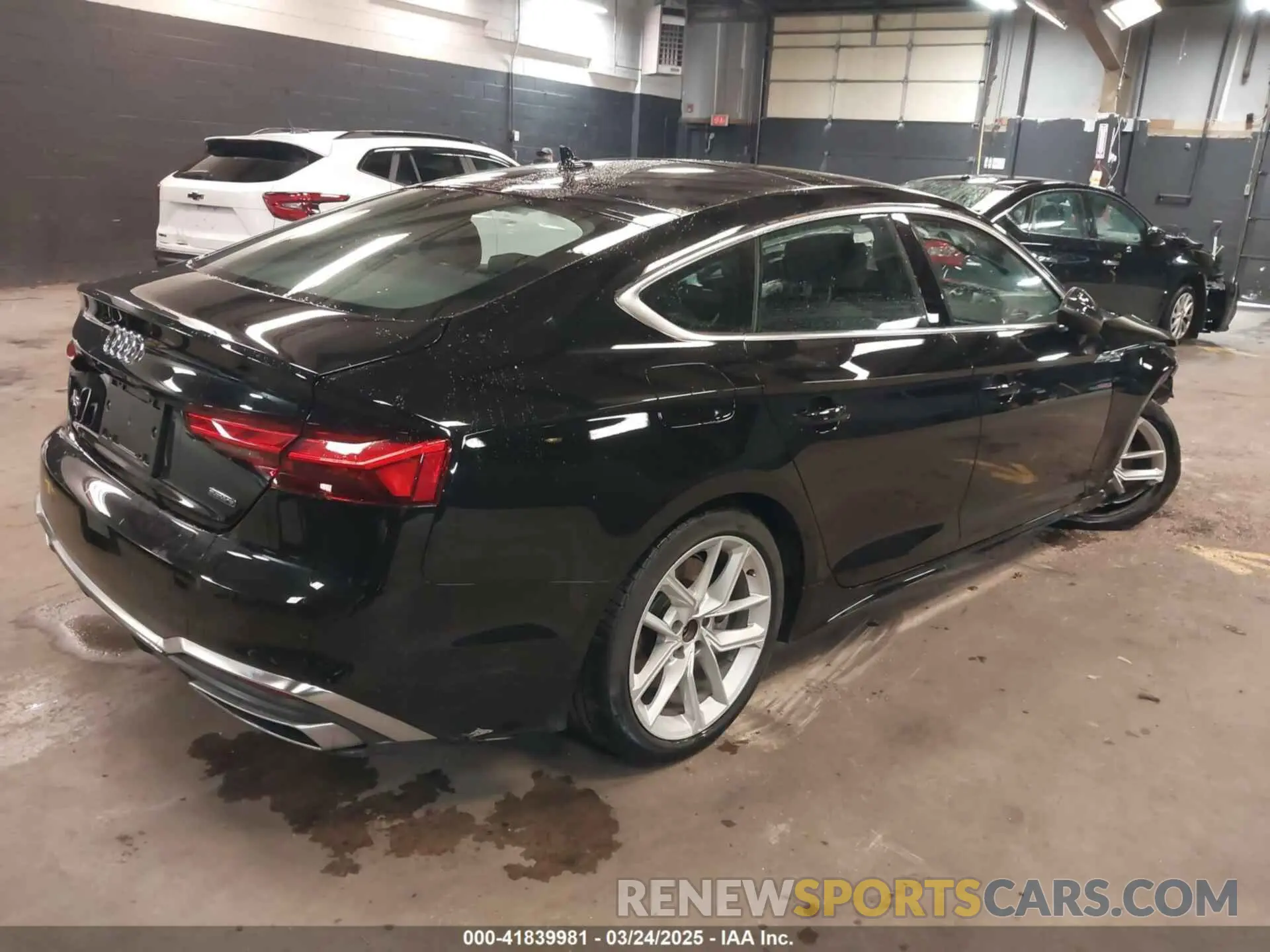 4 fotografías del automóvil dañado WAUDACF52RA017082 AUDI A5 SPORTBACK 2024