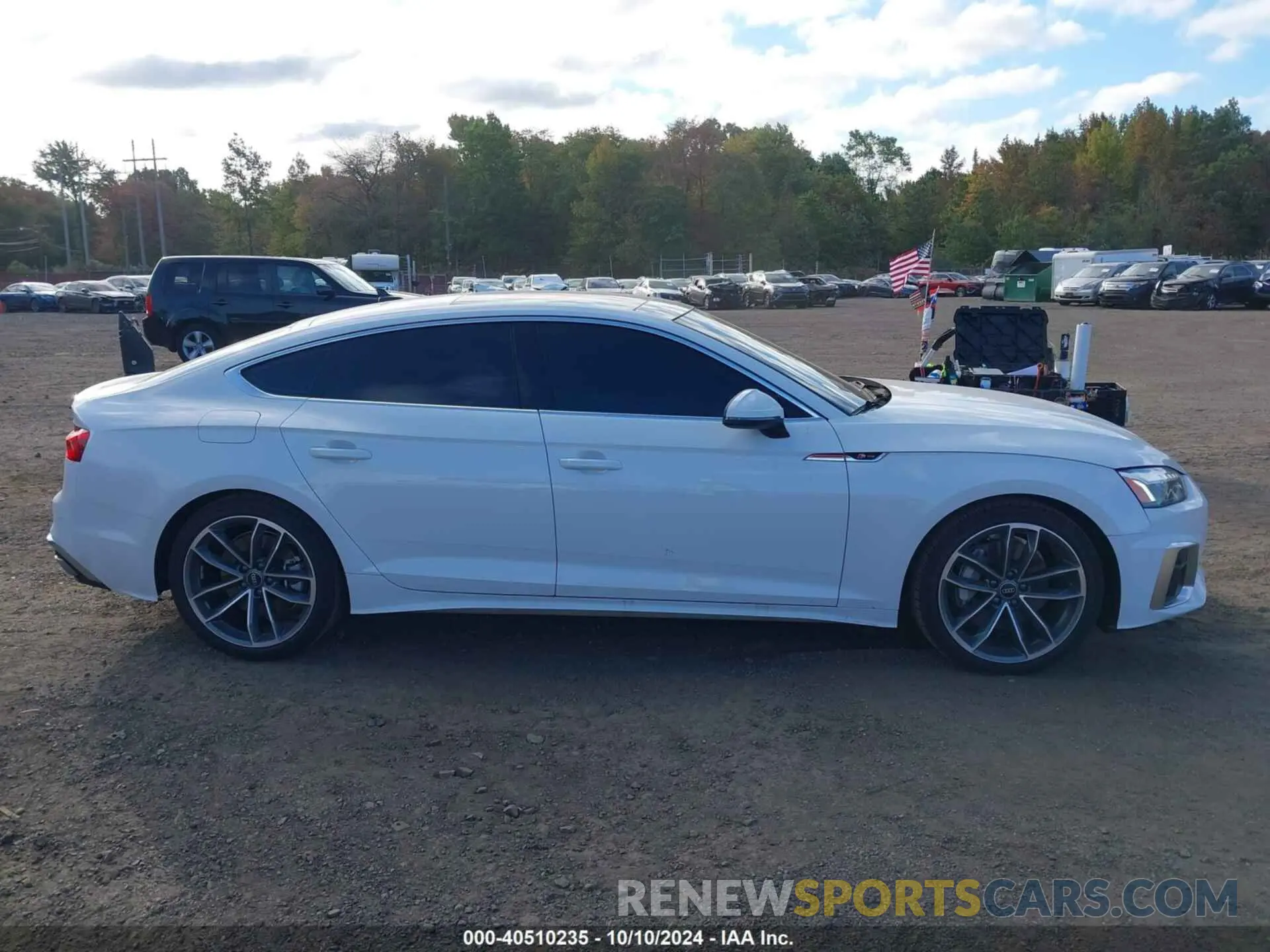 13 fotografías del automóvil dañado WAUDACF57RA072725 AUDI A5 SPORTBACK 2024