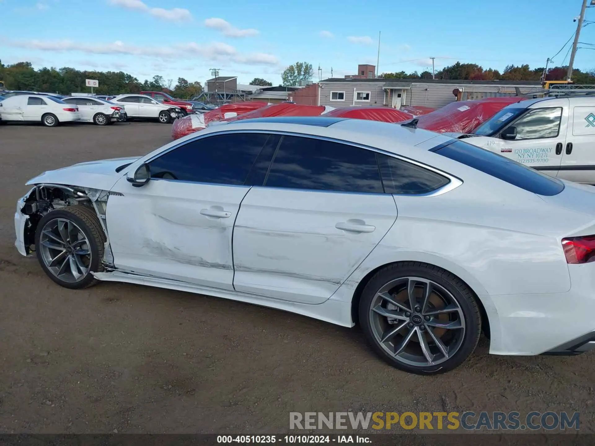 18 fotografías del automóvil dañado WAUDACF57RA072725 AUDI A5 SPORTBACK 2024