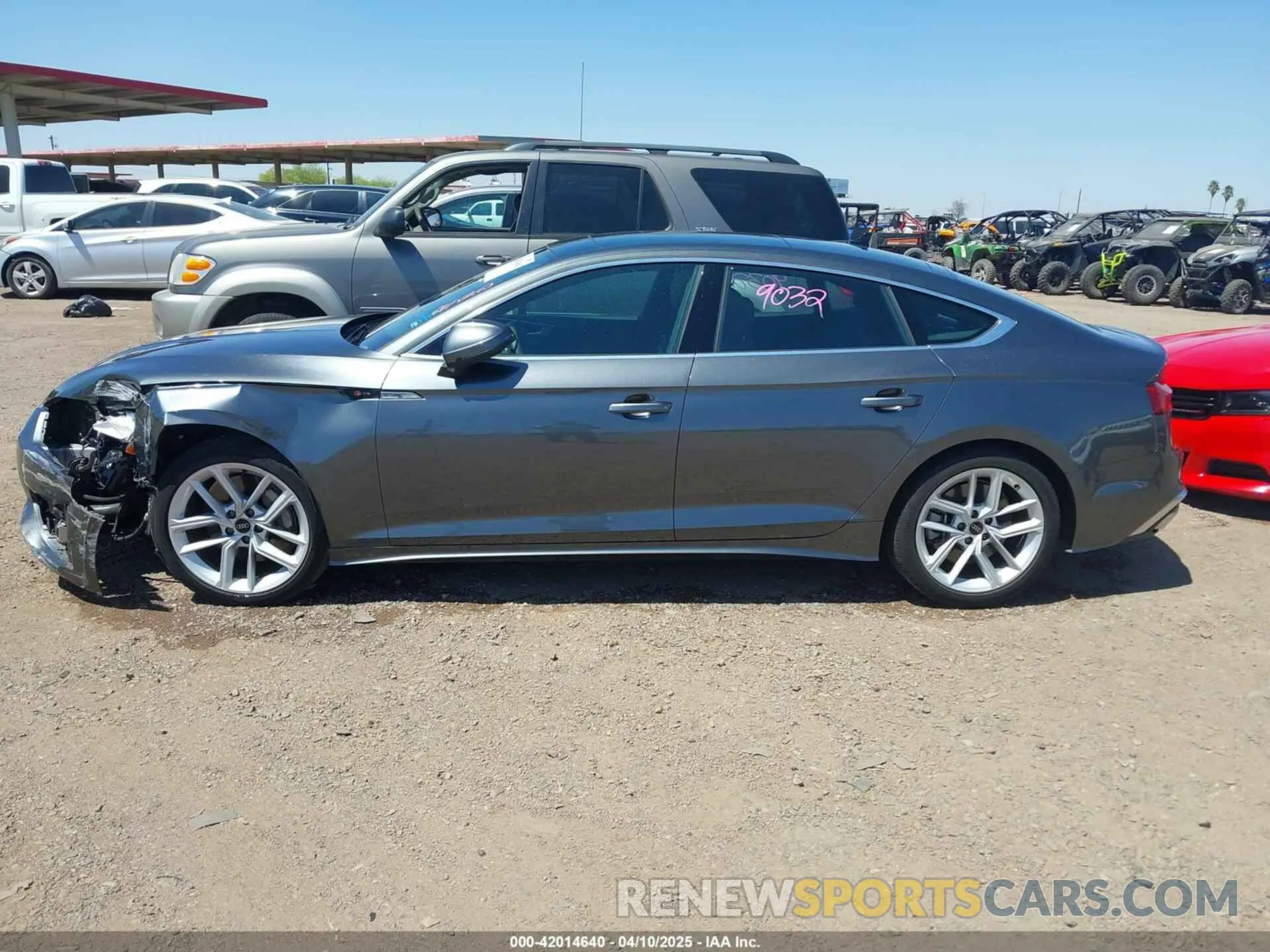 14 fotografías del automóvil dañado WAUFACF50RA024105 AUDI A5 SPORTBACK 2024