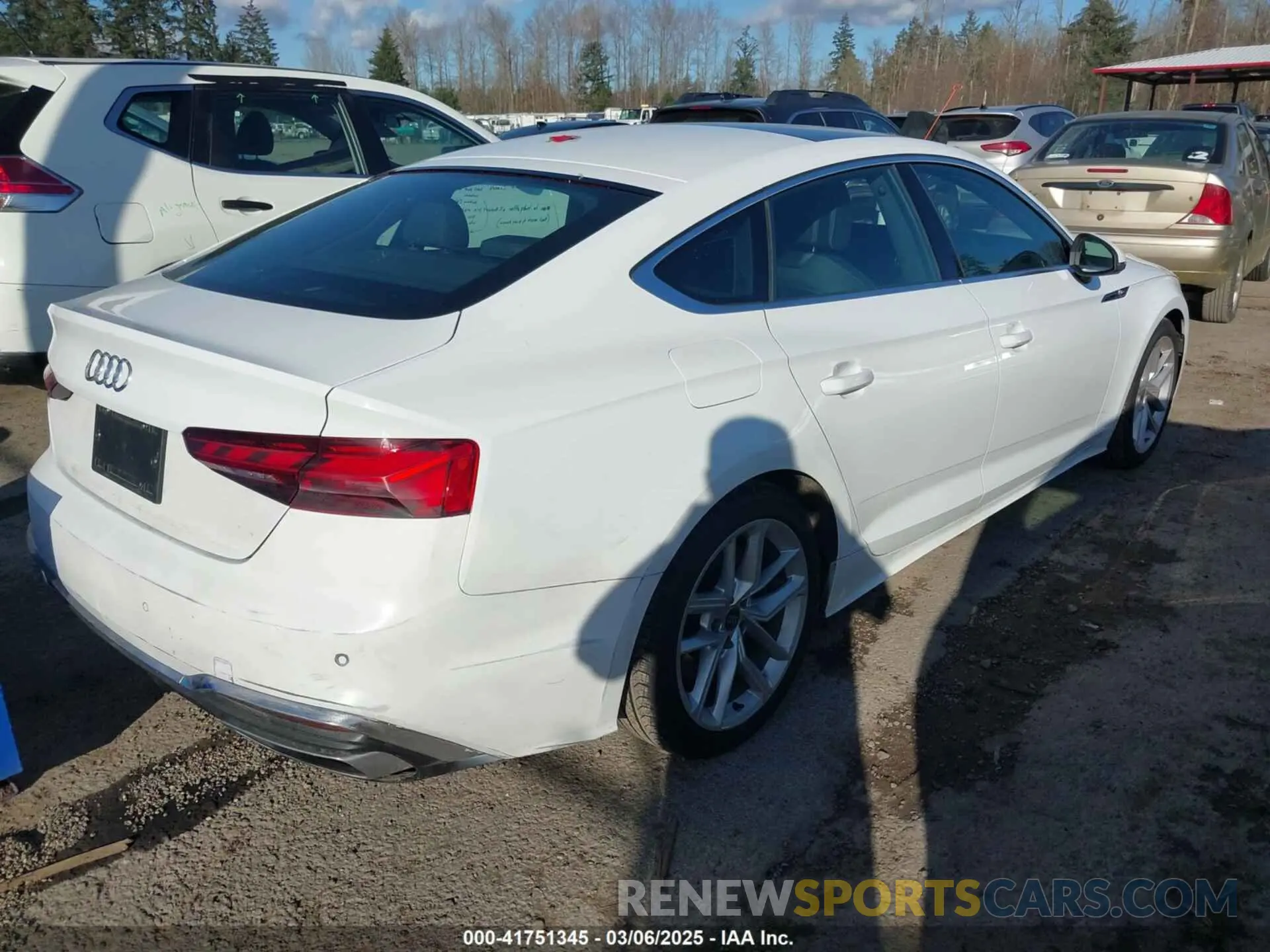 4 fotografías del automóvil dañado WAUFACF50RA096695 AUDI A5 SPORTBACK 2024