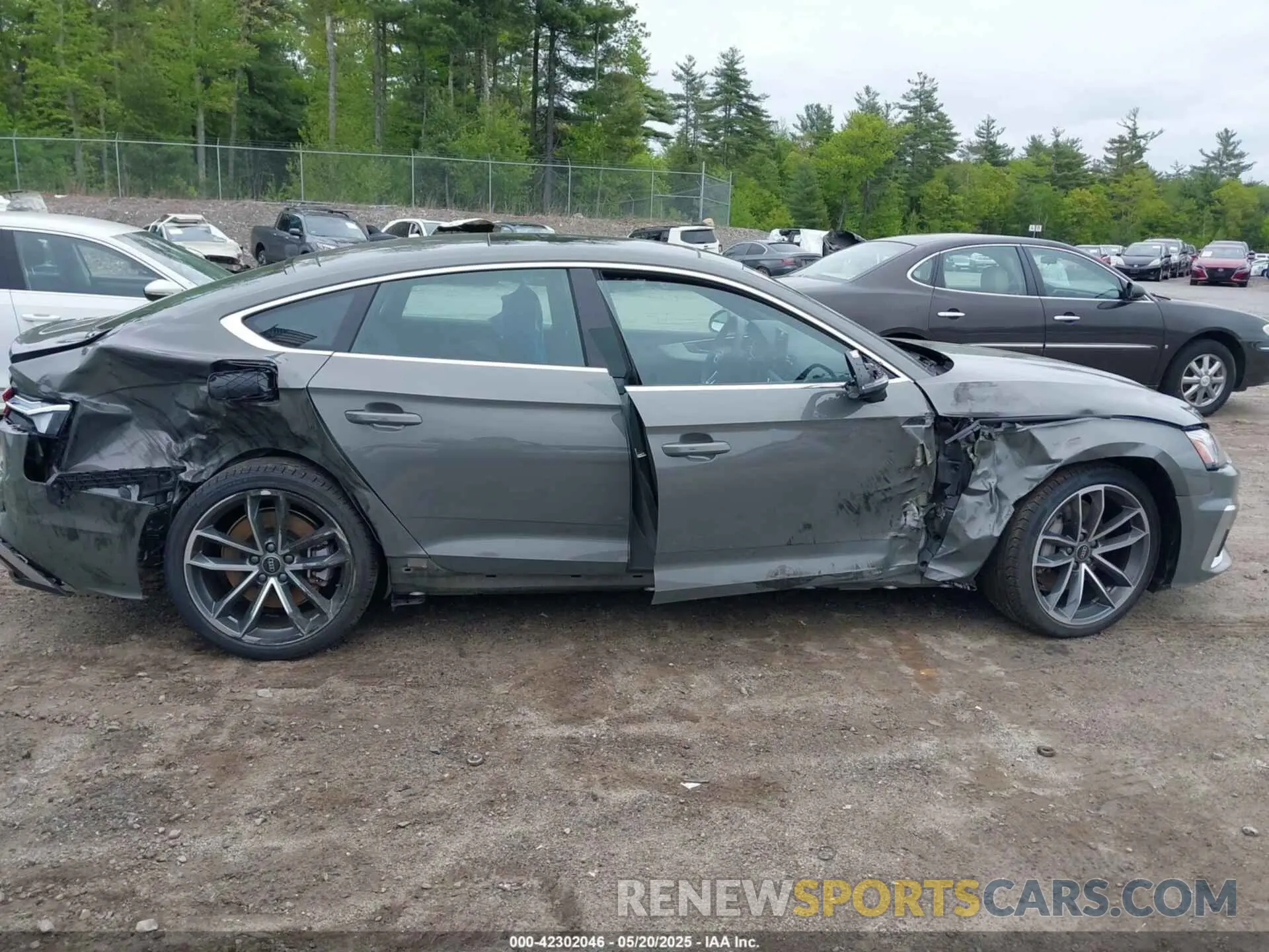 14 fotografías del automóvil dañado WAUFACF52RA132208 AUDI A5 SPORTBACK 2024