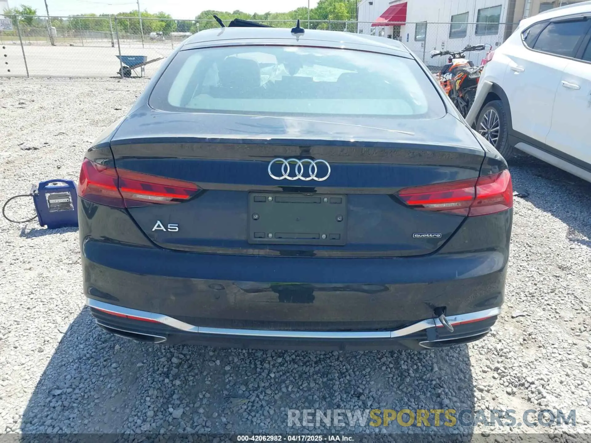 16 fotografías del automóvil dañado WAUFACF53RA013079 AUDI A5 SPORTBACK 2024