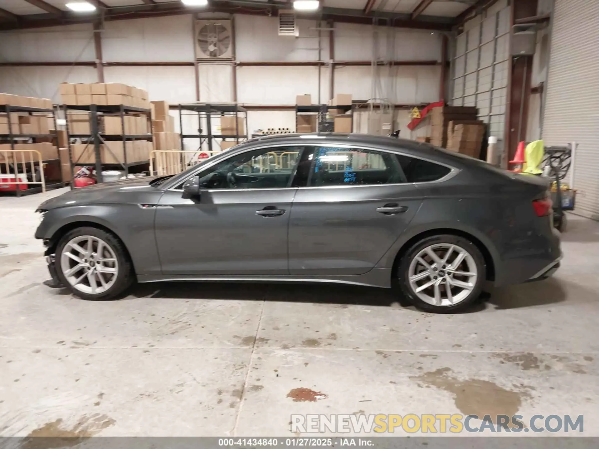 15 fotografías del automóvil dañado WAUFACF54RA049783 AUDI A5 SPORTBACK 2024