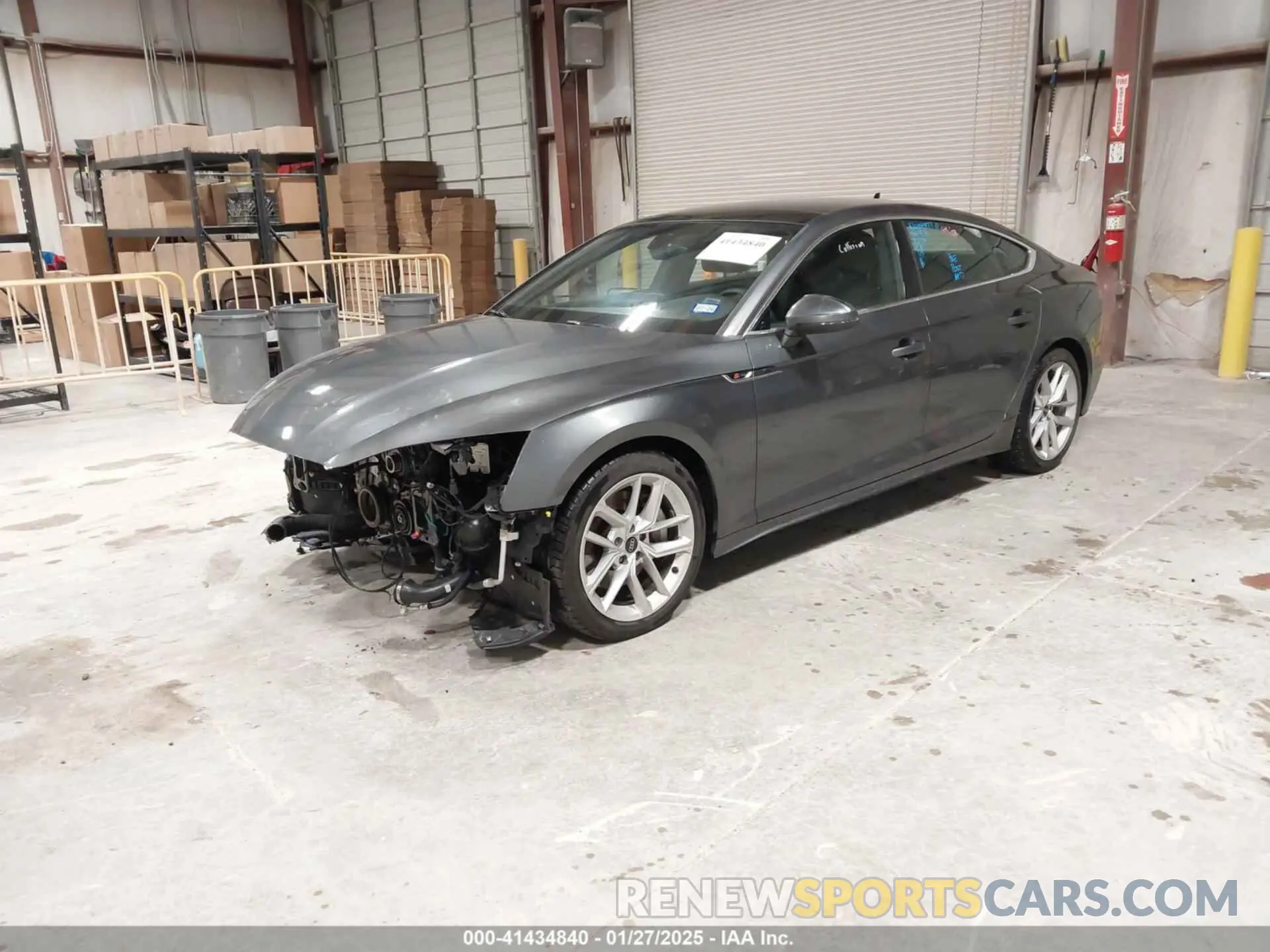 2 fotografías del automóvil dañado WAUFACF54RA049783 AUDI A5 SPORTBACK 2024