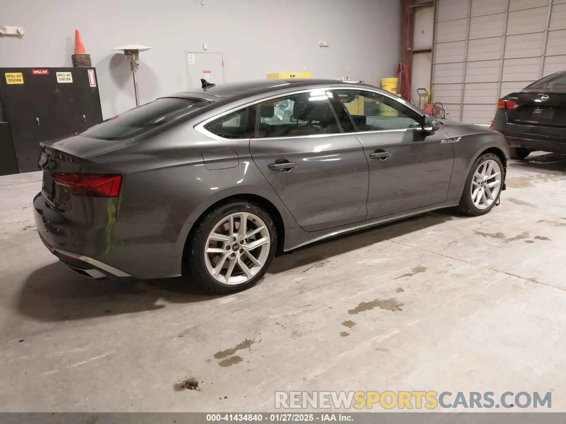 4 fotografías del automóvil dañado WAUFACF54RA049783 AUDI A5 SPORTBACK 2024
