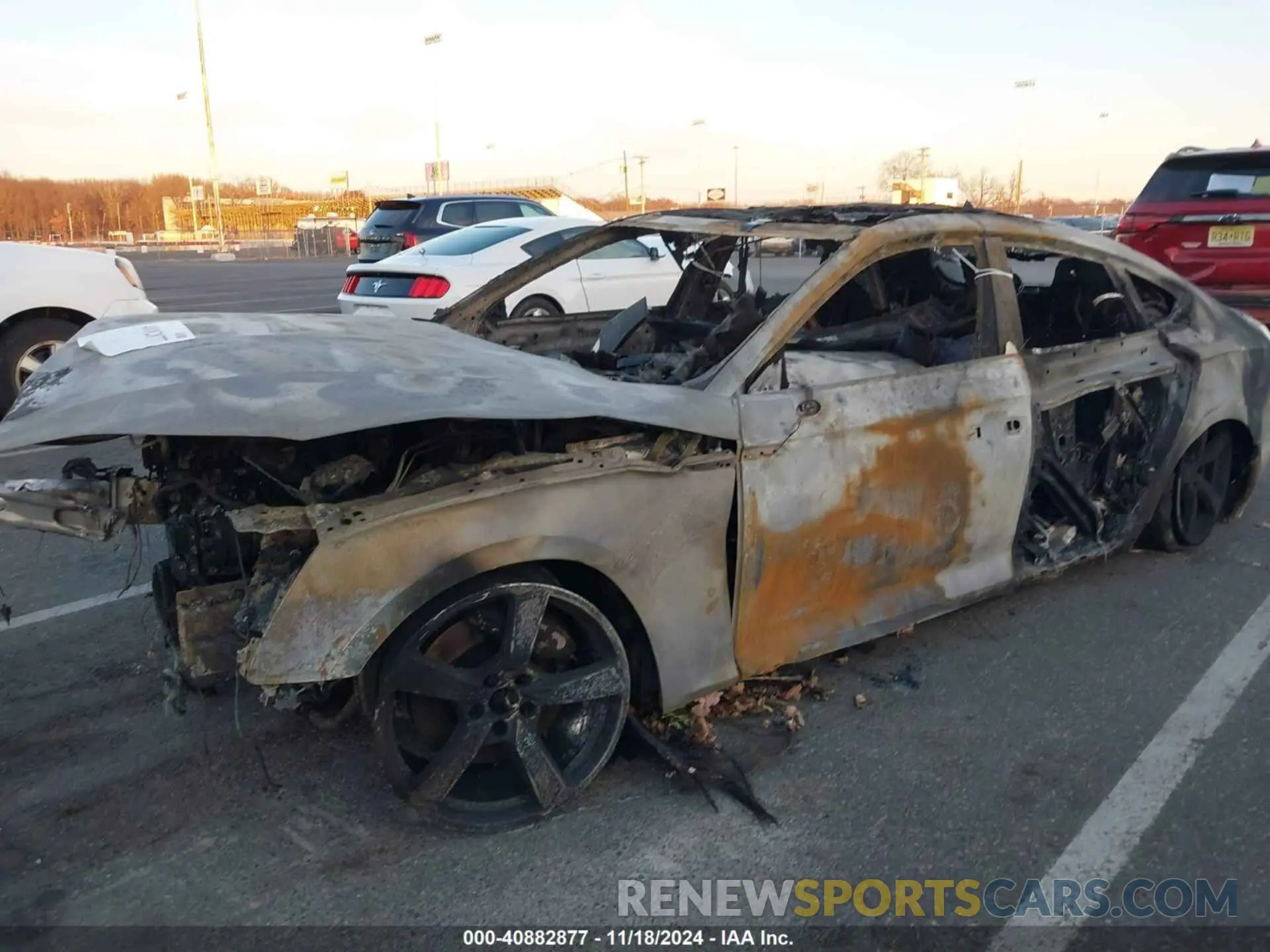 11 fotografías del automóvil dañado WAUFACF55RA118867 AUDI A5 SPORTBACK 2024