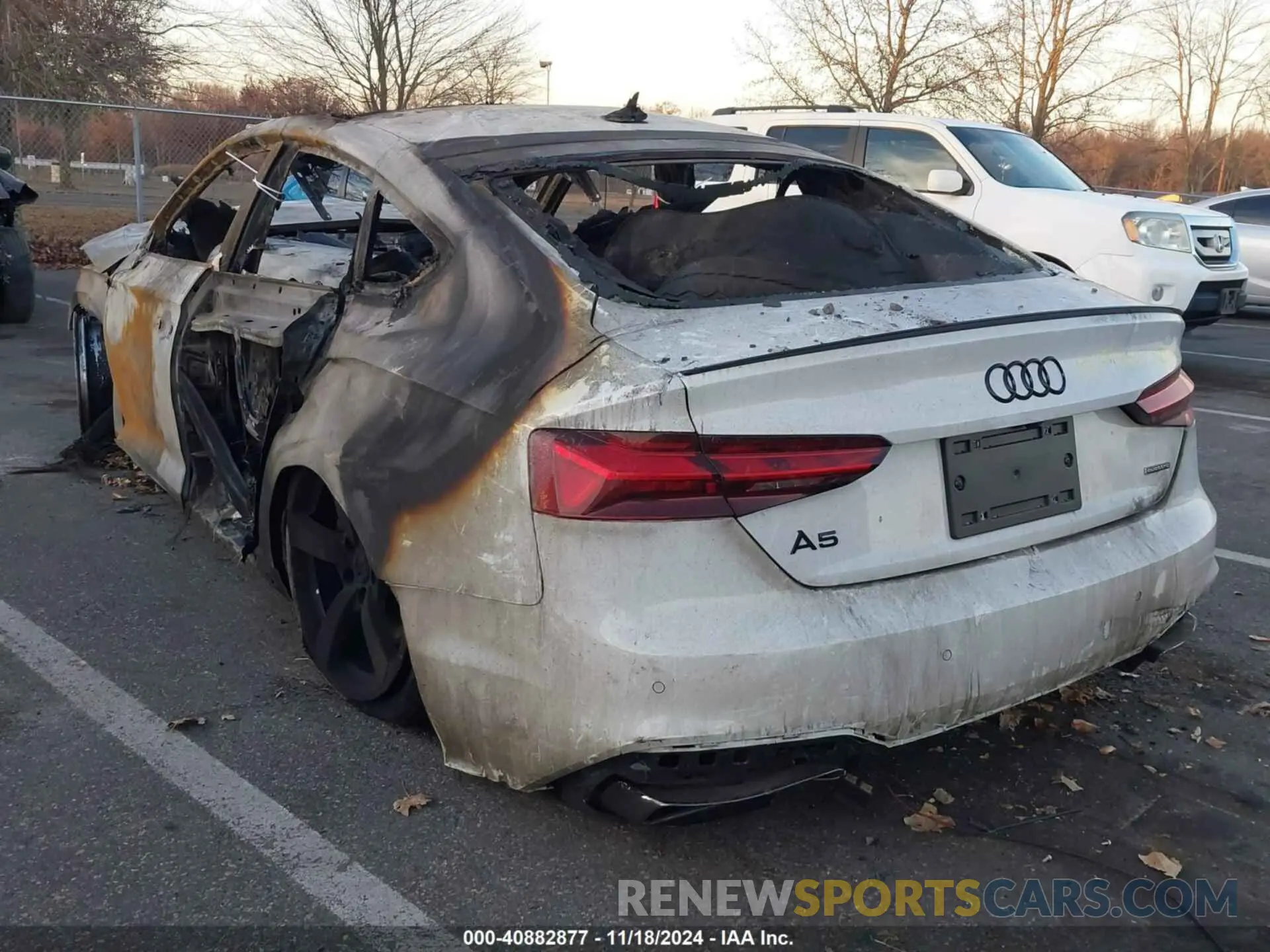 3 fotografías del automóvil dañado WAUFACF55RA118867 AUDI A5 SPORTBACK 2024