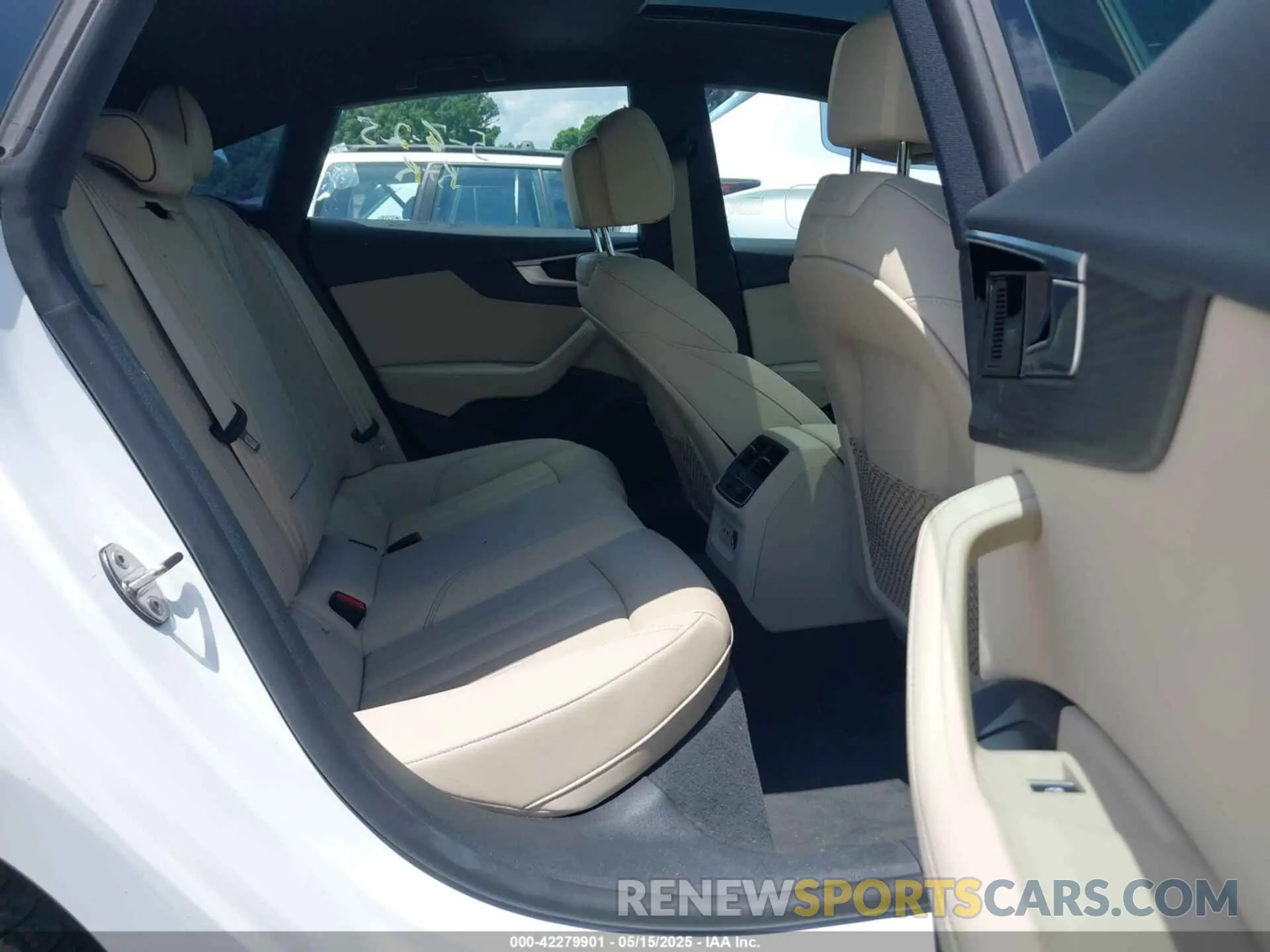 8 fotografías del automóvil dañado WAUFACF58RA083063 AUDI A5 SPORTBACK 2024