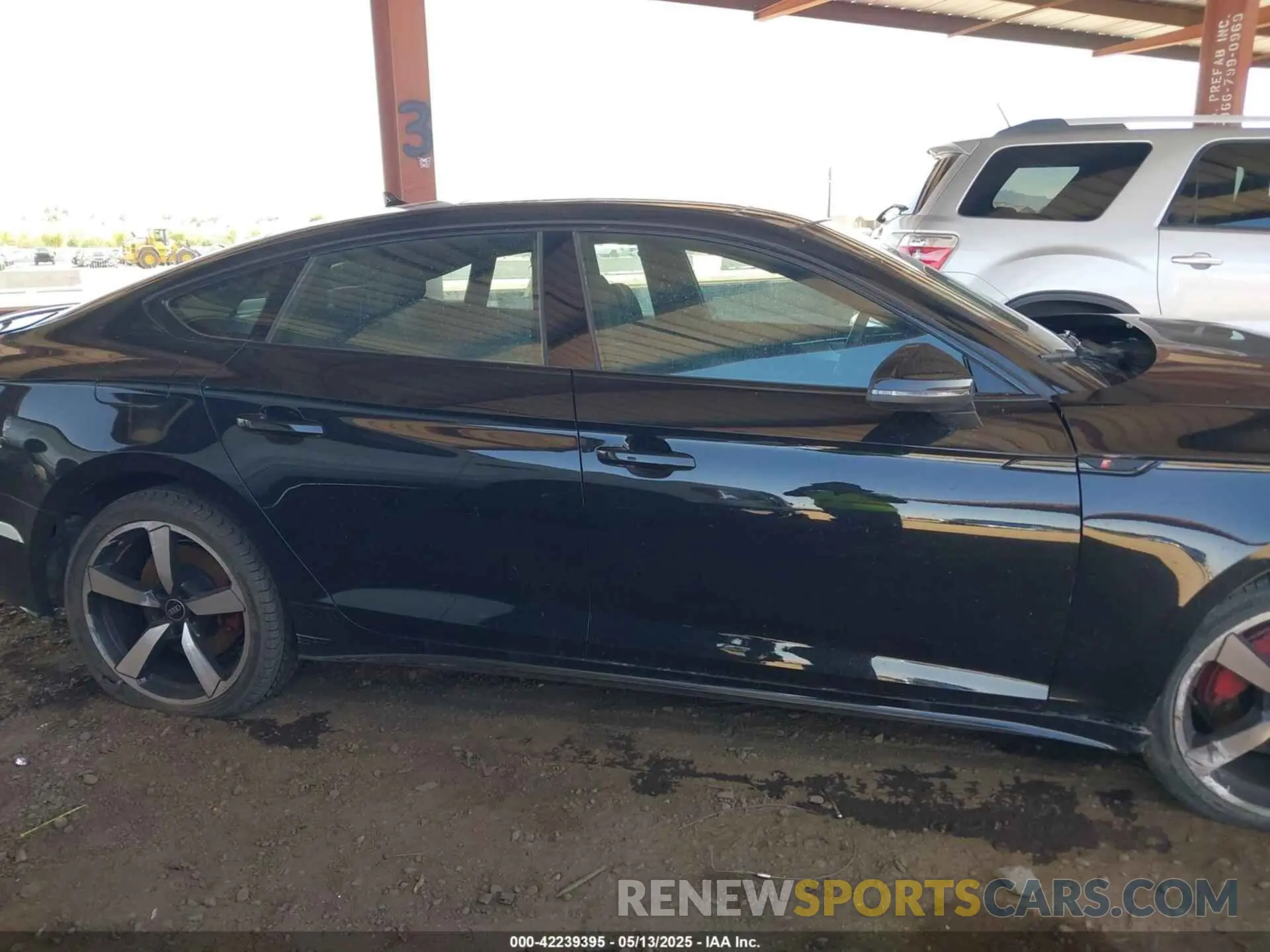 13 fotografías del automóvil dañado WAUFACF58RA094919 AUDI A5 SPORTBACK 2024
