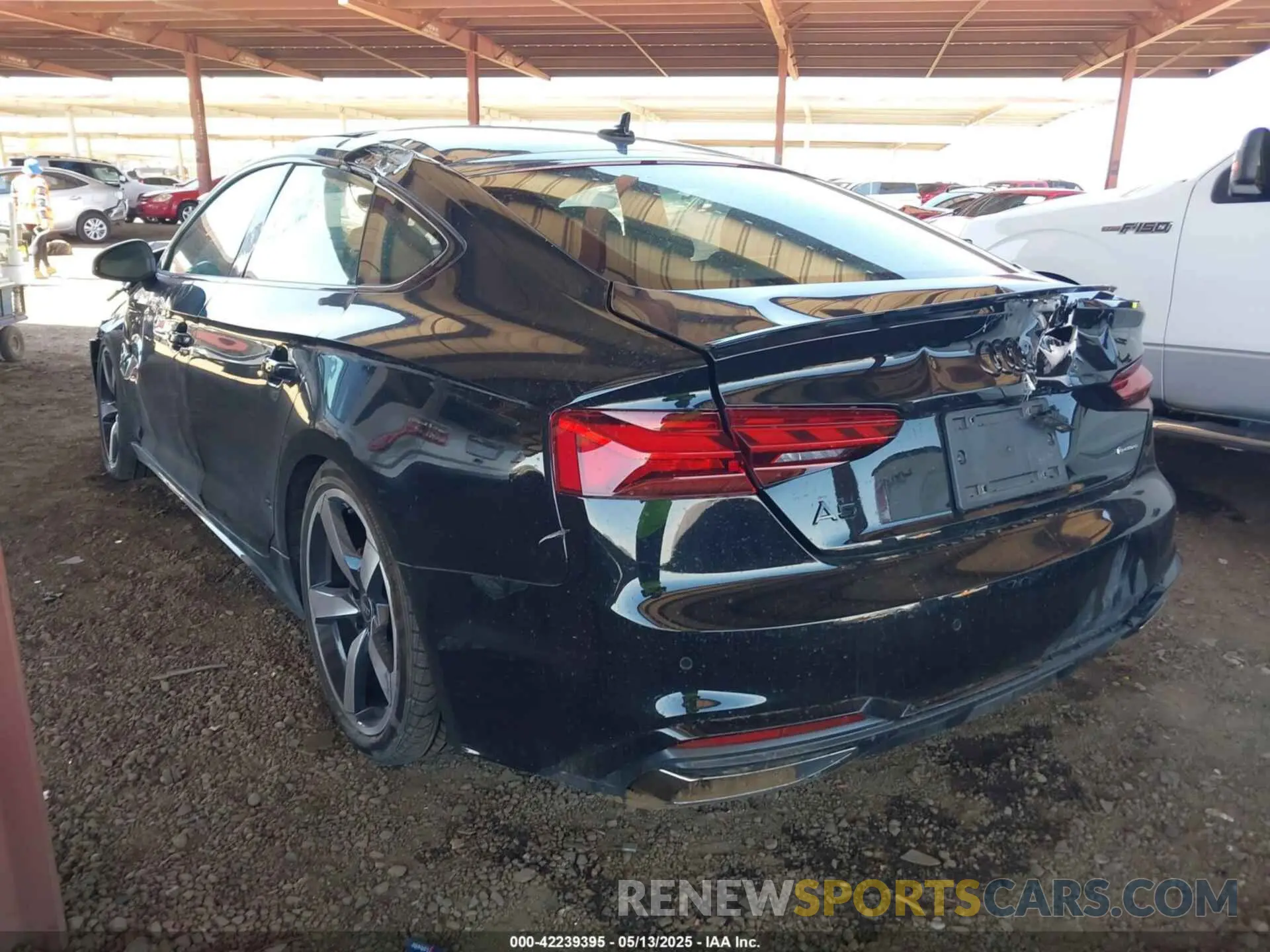 3 fotografías del automóvil dañado WAUFACF58RA094919 AUDI A5 SPORTBACK 2024