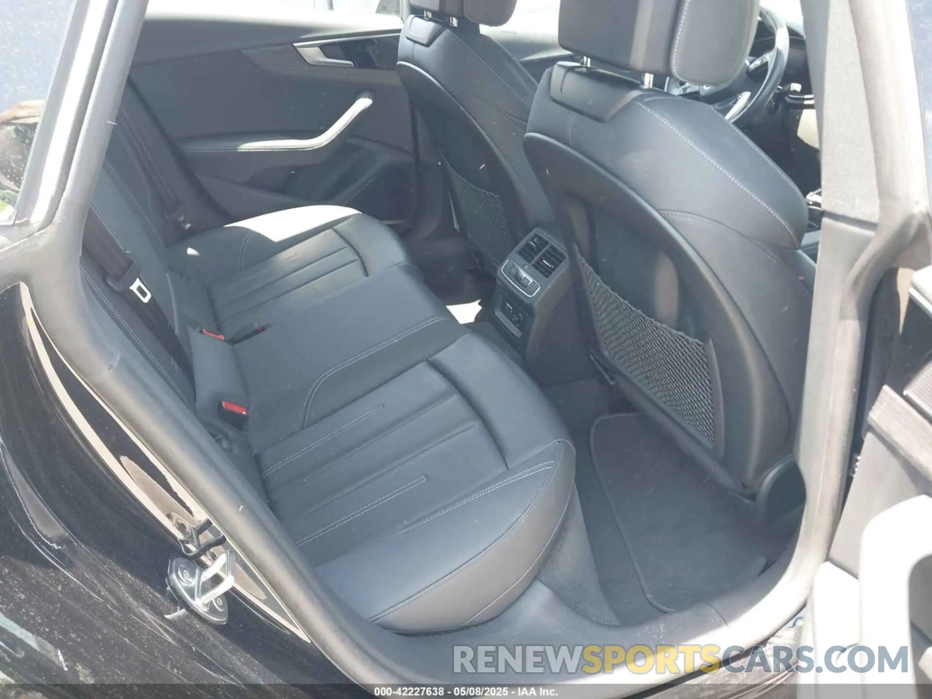 8 fotografías del automóvil dañado WAUFACF5XRA011152 AUDI A5 SPORTBACK 2024