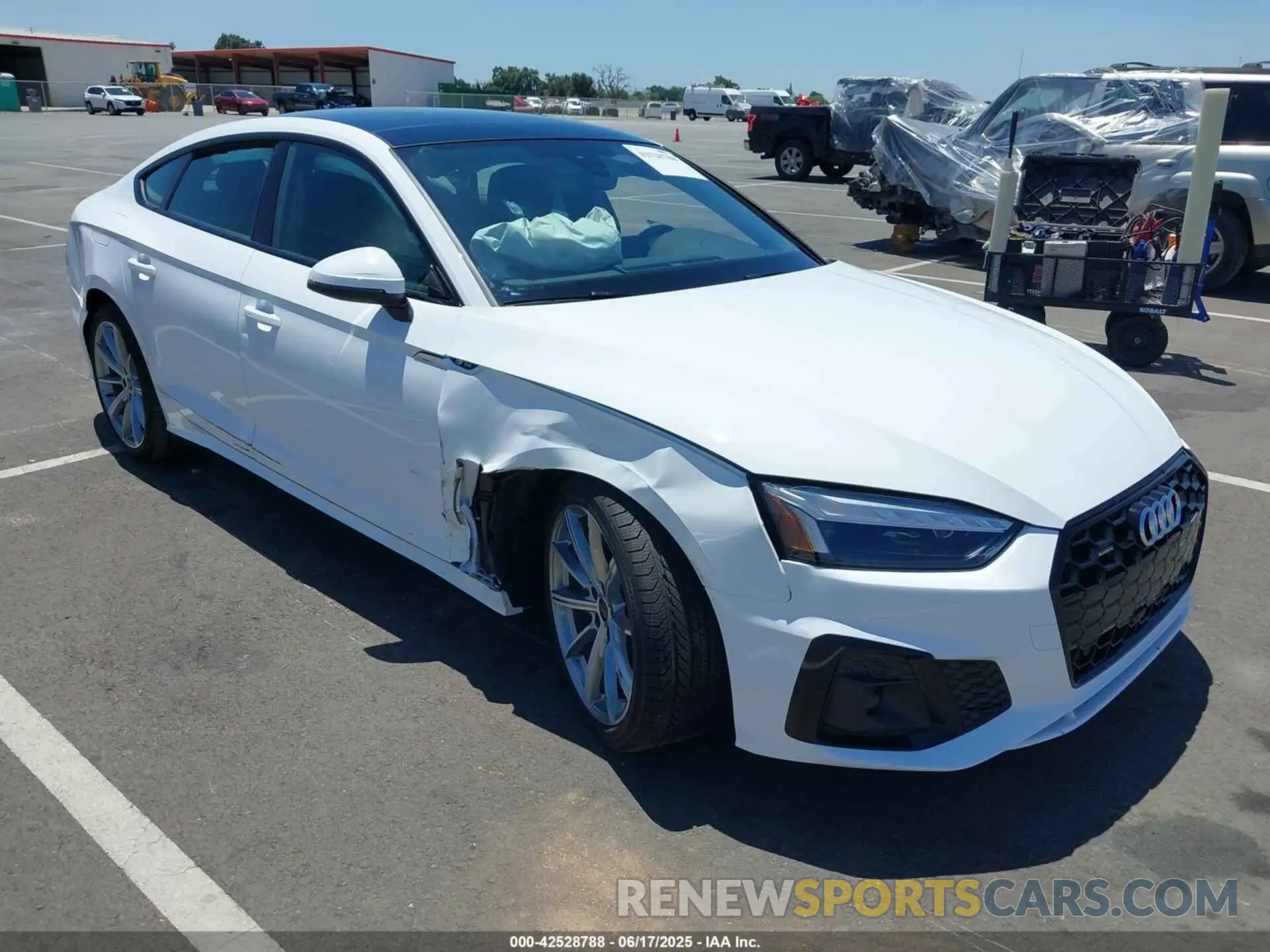 1 fotografías del automóvil dañado WAUDACF54SA011399 AUDI A5 SPORTBACK 2025