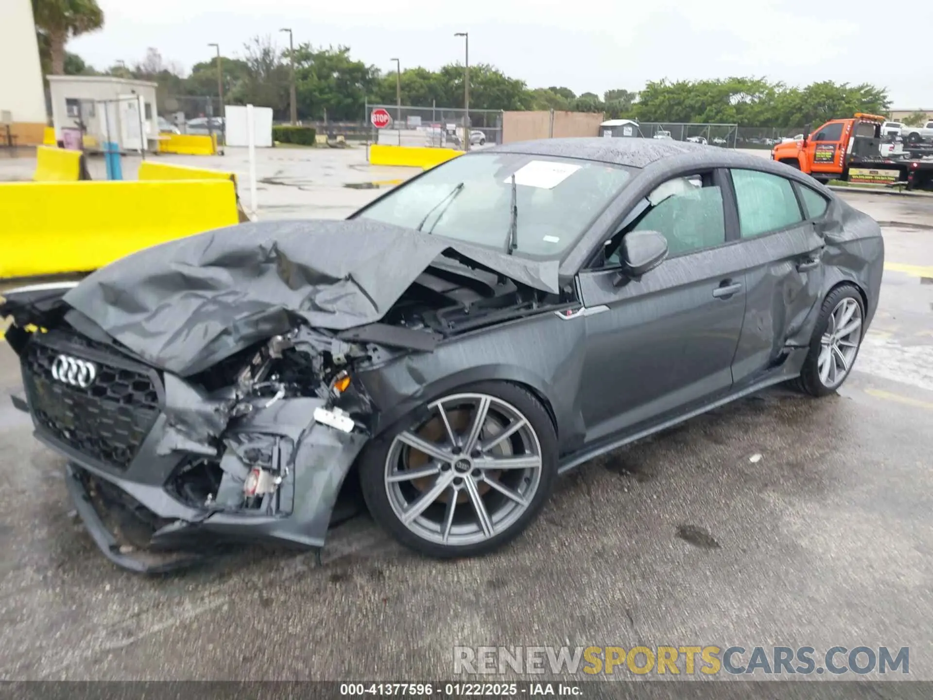 2 fotografías del automóvil dañado WAUDACF57SA007590 AUDI A5 SPORTBACK 2025