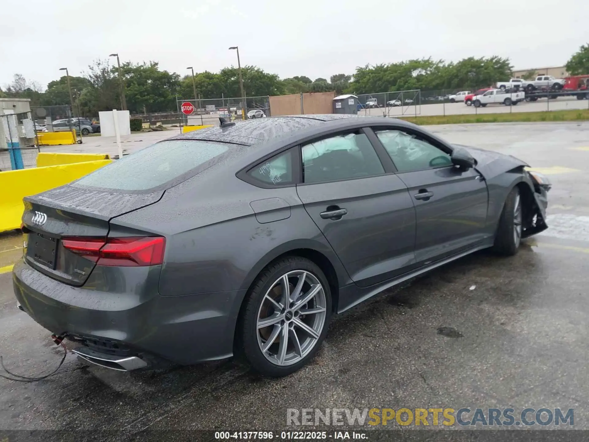 4 fotografías del automóvil dañado WAUDACF57SA007590 AUDI A5 SPORTBACK 2025