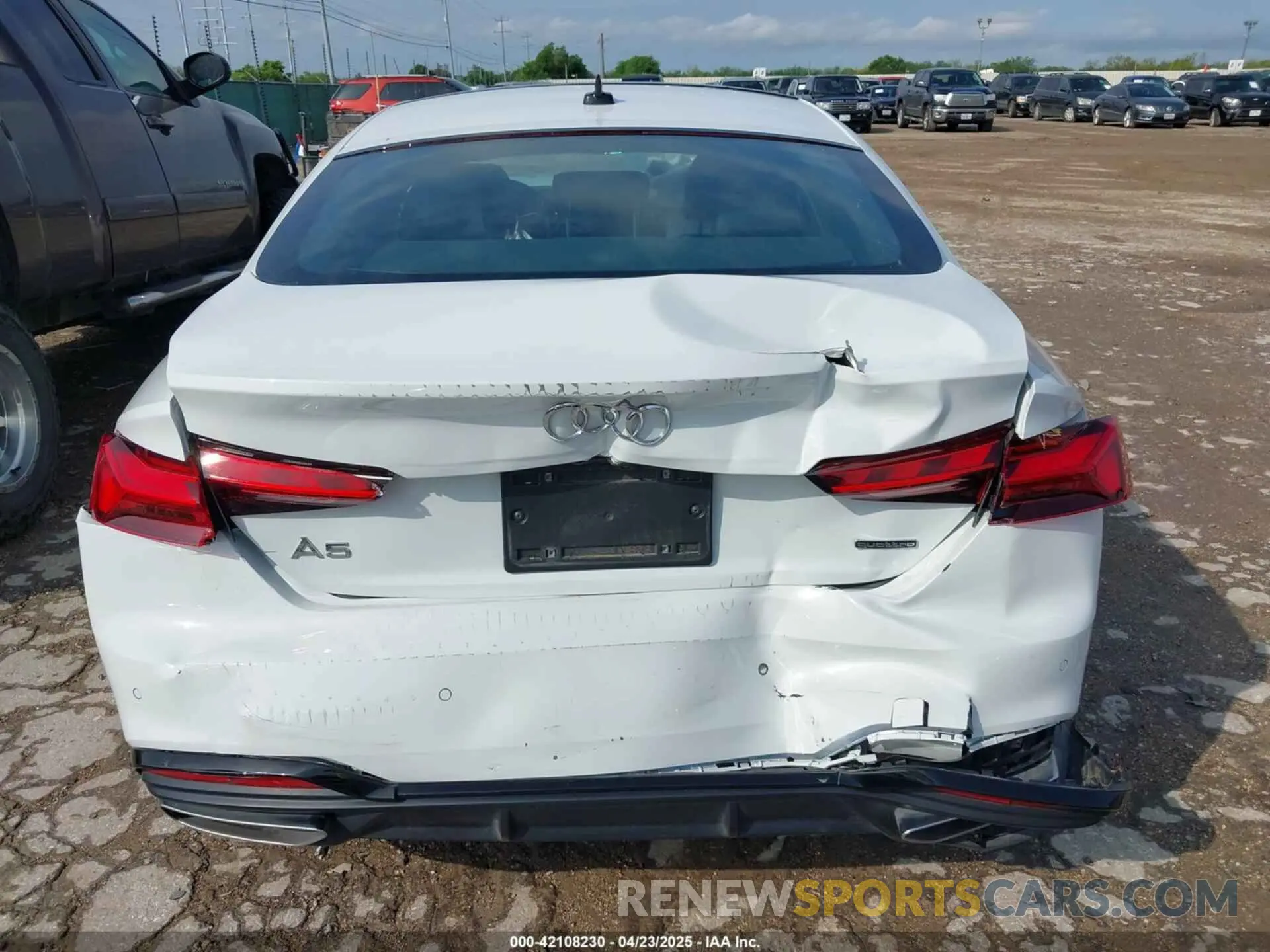15 fotografías del automóvil dañado WAUDACF58SA006013 AUDI A5 SPORTBACK 2025