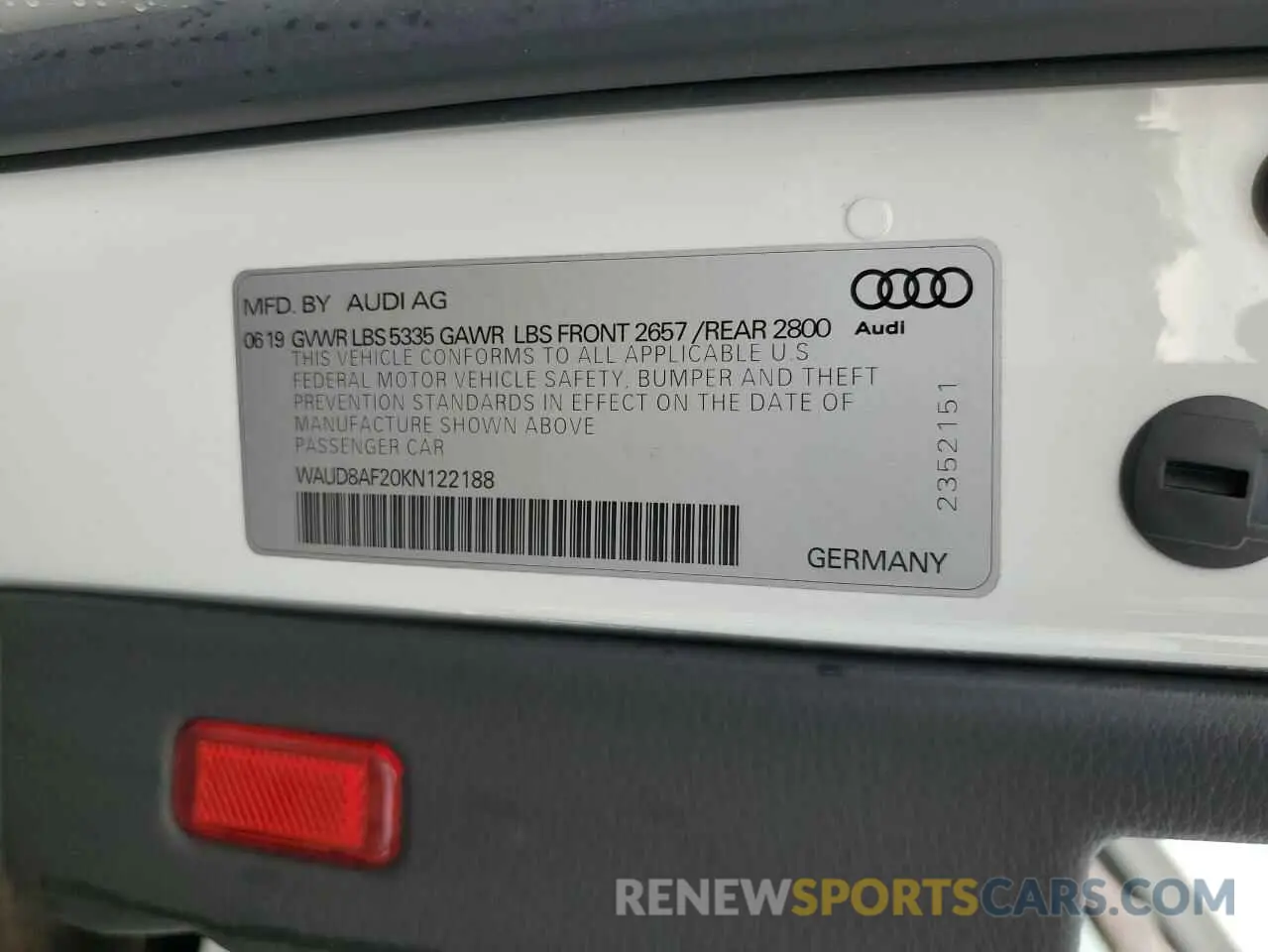 12 fotografías del automóvil dañado WAUD8AF20KN122188 AUDI A6 2019