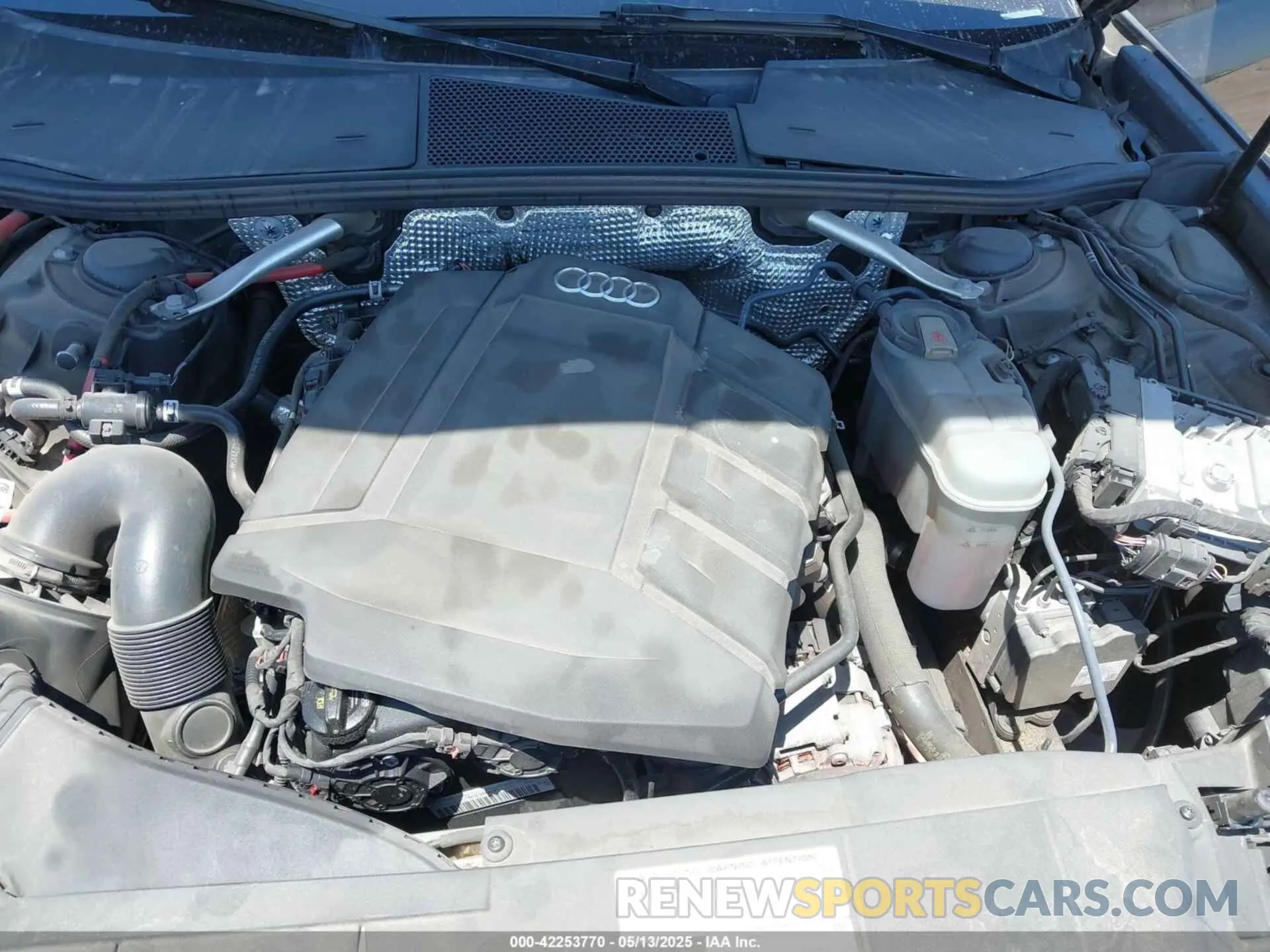 10 fotografías del automóvil dañado WAUD8AF21KN124807 AUDI A6 2019