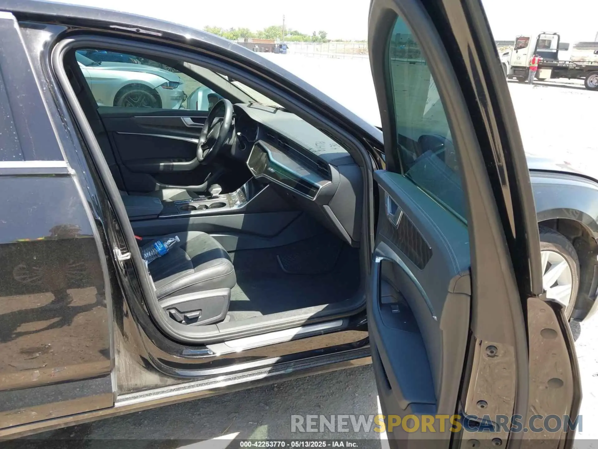 5 fotografías del automóvil dañado WAUD8AF21KN124807 AUDI A6 2019