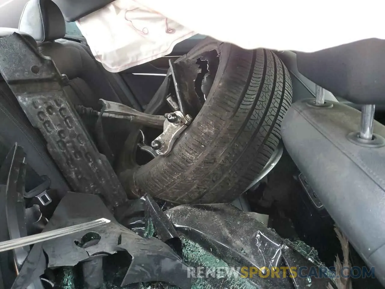 10 fotografías del automóvil dañado WAUD8AF25KN132313 AUDI A6 2019