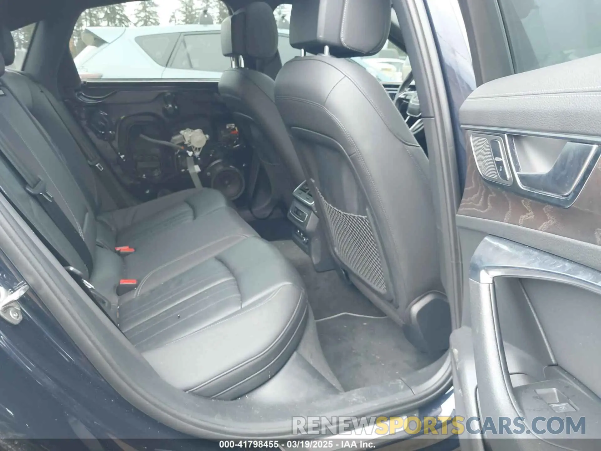 8 fotografías del automóvil dañado WAUD8AF2XKN129472 AUDI A6 2019