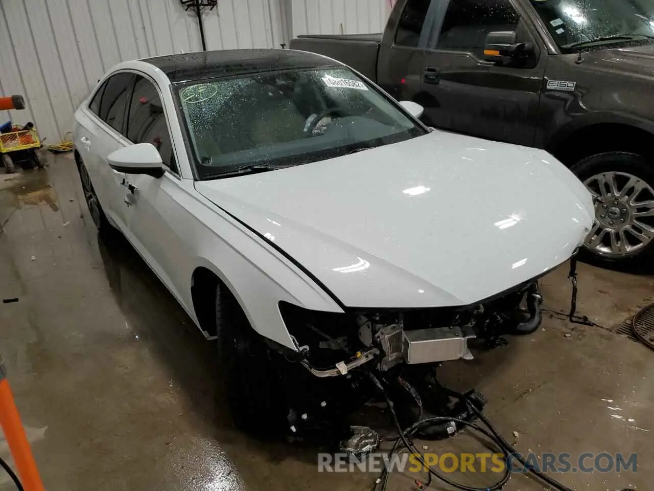 4 fotografías del automóvil dañado WAUE8AF2XKN125006 AUDI A6 2019