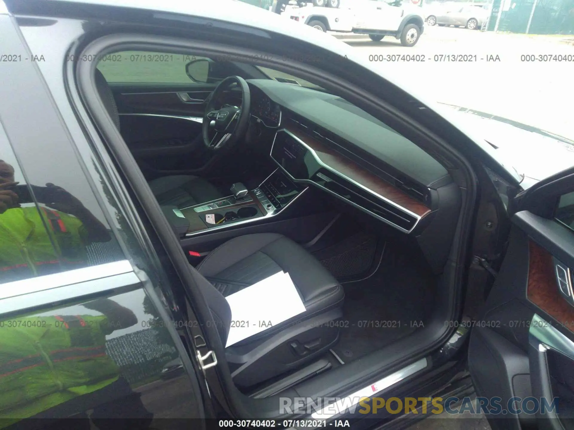 5 fotografías del automóvil dañado WAUK2AF20KN130414 AUDI A6 2019