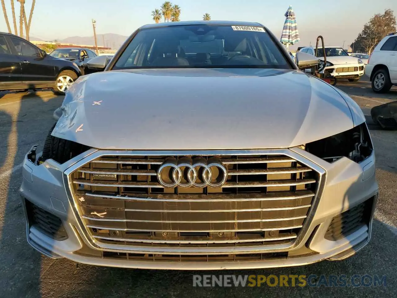 5 fotografías del automóvil dañado WAUK2AF25KN061963 AUDI A6 2019