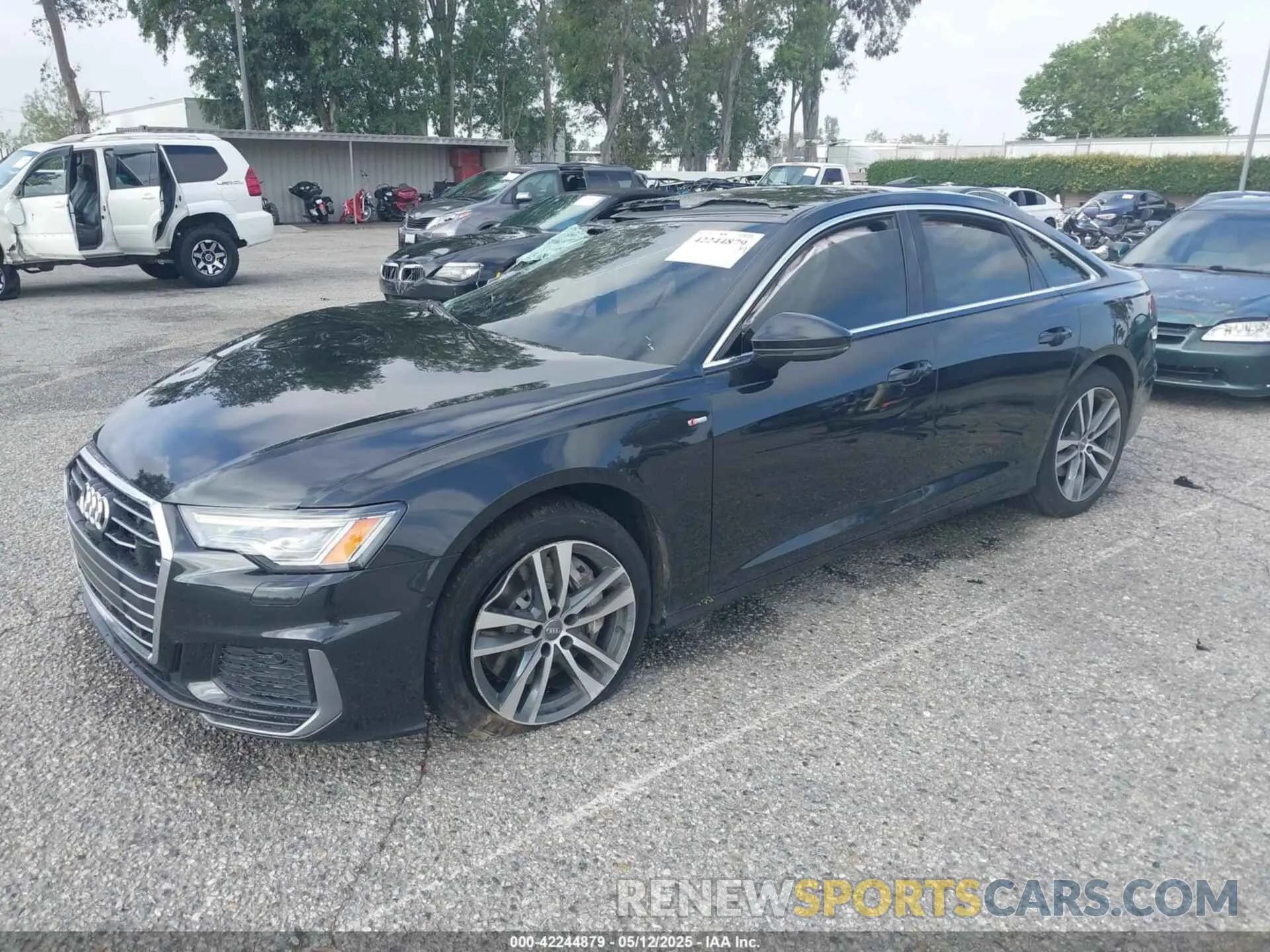 2 fotografías del automóvil dañado WAUL2AF26KN116506 AUDI A6 2019