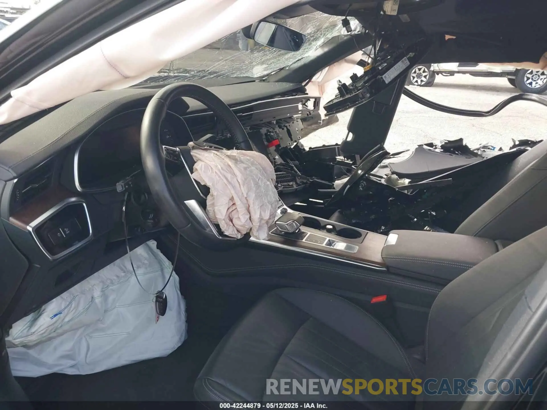 5 fotografías del automóvil dañado WAUL2AF26KN116506 AUDI A6 2019