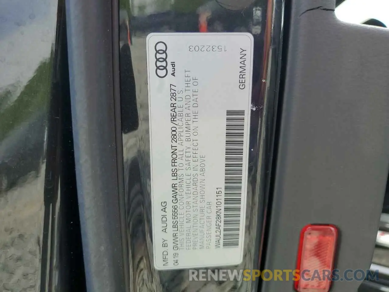 12 fotografías del automóvil dañado WAUL2AF28KN101151 AUDI A6 2019